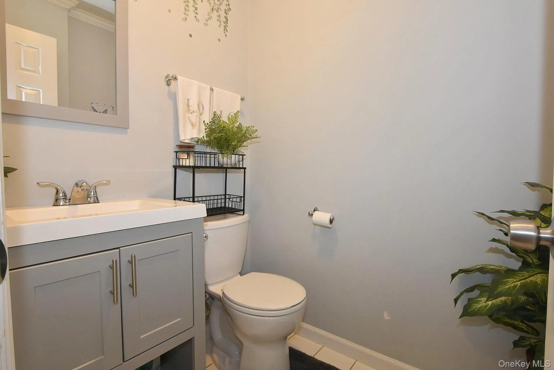 9 The Green, Brookhaven, NY, 3 Bedrooms Bedrooms, 6 Rooms Rooms,1 BathroomBathrooms,Residential,For Rent,The,0,1051741 9 The Green, Brookhaven, NY, 3 Bedrooms Bedrooms, 6 Rooms Rooms,1 BathroomBathrooms,Residential,For Rent,The,0,1051741