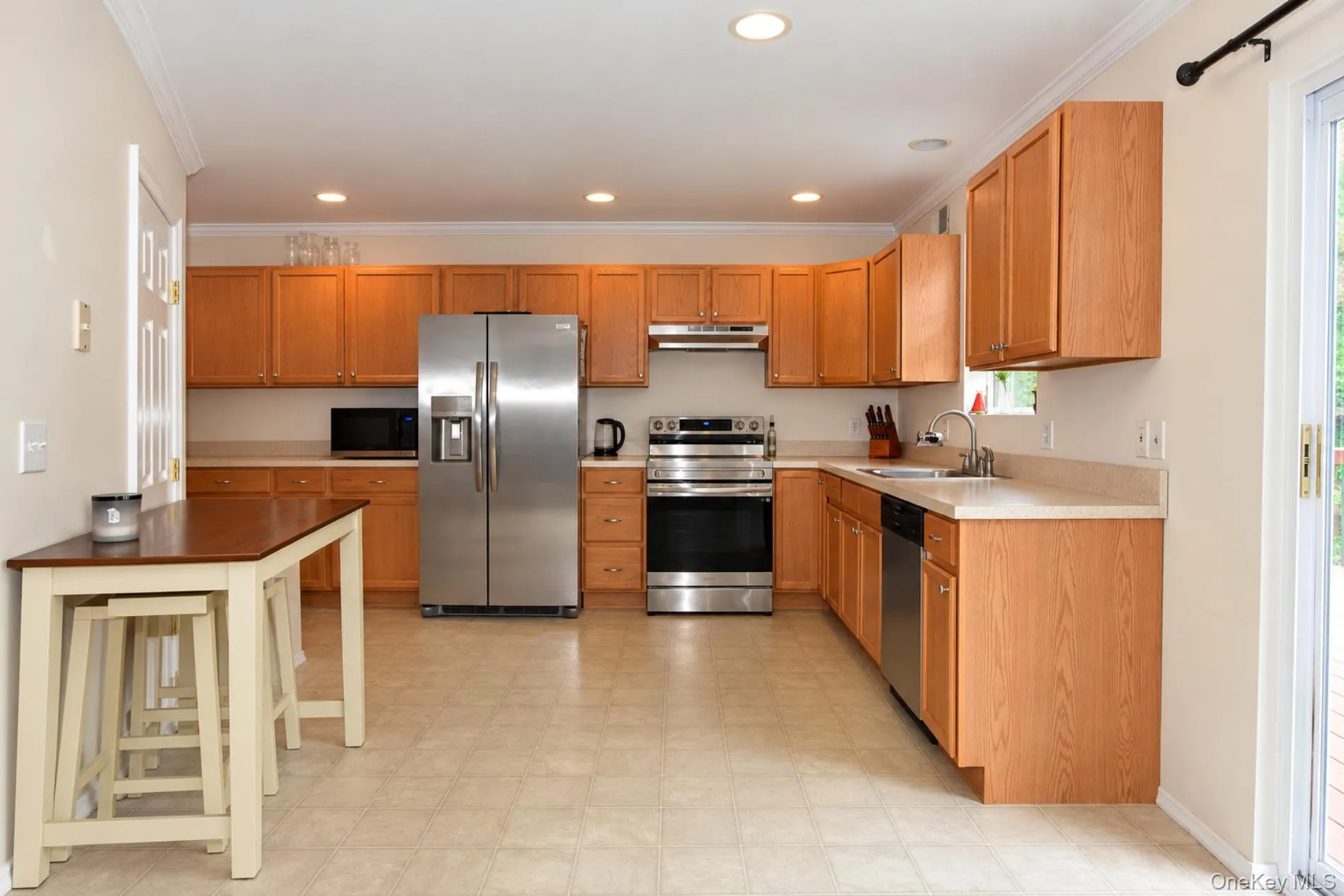 9 The Green, Brookhaven, NY, 3 Bedrooms Bedrooms, 6 Rooms Rooms,1 BathroomBathrooms,Residential,For Rent,The,0,1051741 9 The Green, Brookhaven, NY, 3 Bedrooms Bedrooms, 6 Rooms Rooms,1 BathroomBathrooms,Residential,For Rent,The,0,1051741