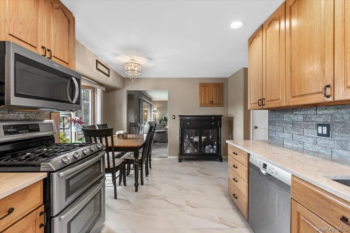 41 Cornell Lane, Oyster Bay, NY, 3 Bedrooms Bedrooms, 7 Rooms Rooms,1 BathroomBathrooms,Residential,For Rent,Cornell,0,1051750 41 Cornell Lane, Oyster Bay, NY, 3 Bedrooms Bedrooms, 7 Rooms Rooms,1 BathroomBathrooms,Residential,For Rent,Cornell,0,1051750