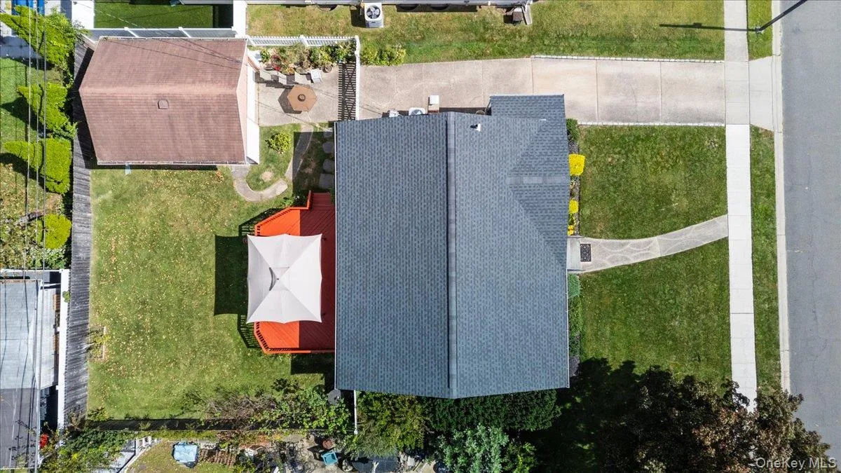 41 Cornell Lane, Oyster Bay, NY, 3 Bedrooms Bedrooms, 7 Rooms Rooms,1 BathroomBathrooms,Residential,For Rent,Cornell,0,1051750 41 Cornell Lane, Oyster Bay, NY, 3 Bedrooms Bedrooms, 7 Rooms Rooms,1 BathroomBathrooms,Residential,For Rent,Cornell,0,1051750