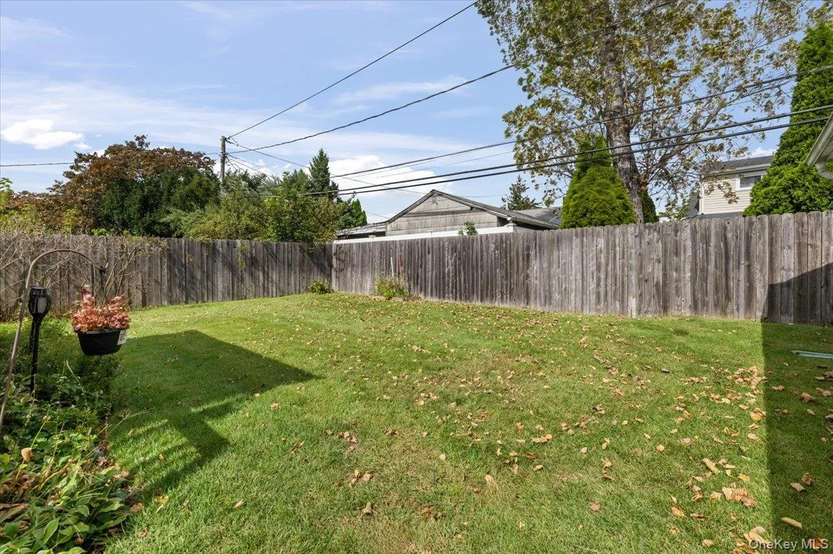 41 Cornell Lane, Oyster Bay, NY, 3 Bedrooms Bedrooms, 7 Rooms Rooms,1 BathroomBathrooms,Residential,For Rent,Cornell,0,1051750 41 Cornell Lane, Oyster Bay, NY, 3 Bedrooms Bedrooms, 7 Rooms Rooms,1 BathroomBathrooms,Residential,For Rent,Cornell,0,1051750