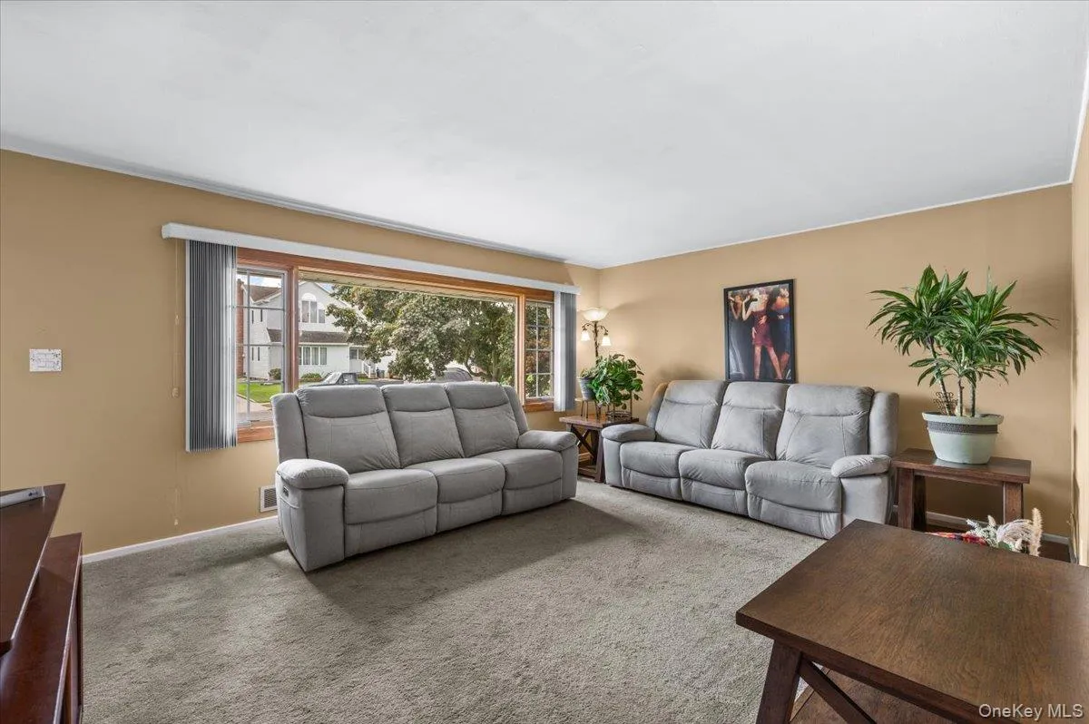 41 Cornell Lane, Oyster Bay, NY, 3 Bedrooms Bedrooms, 7 Rooms Rooms,1 BathroomBathrooms,Residential,For Rent,Cornell,0,1051750 41 Cornell Lane, Oyster Bay, NY, 3 Bedrooms Bedrooms, 7 Rooms Rooms,1 BathroomBathrooms,Residential,For Rent,Cornell,0,1051750