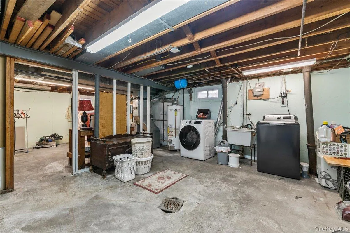 41 Cornell Lane, Oyster Bay, NY, 3 Bedrooms Bedrooms, 7 Rooms Rooms,1 BathroomBathrooms,Residential,For Rent,Cornell,0,1051750 41 Cornell Lane, Oyster Bay, NY, 3 Bedrooms Bedrooms, 7 Rooms Rooms,1 BathroomBathrooms,Residential,For Rent,Cornell,0,1051750