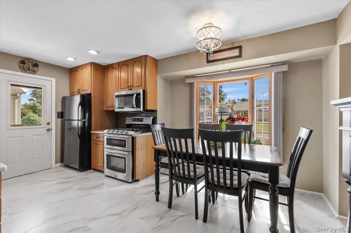 41 Cornell Lane, Oyster Bay, NY, 3 Bedrooms Bedrooms, 7 Rooms Rooms,1 BathroomBathrooms,Residential,For Rent,Cornell,0,1051750 41 Cornell Lane, Oyster Bay, NY, 3 Bedrooms Bedrooms, 7 Rooms Rooms,1 BathroomBathrooms,Residential,For Rent,Cornell,0,1051750
