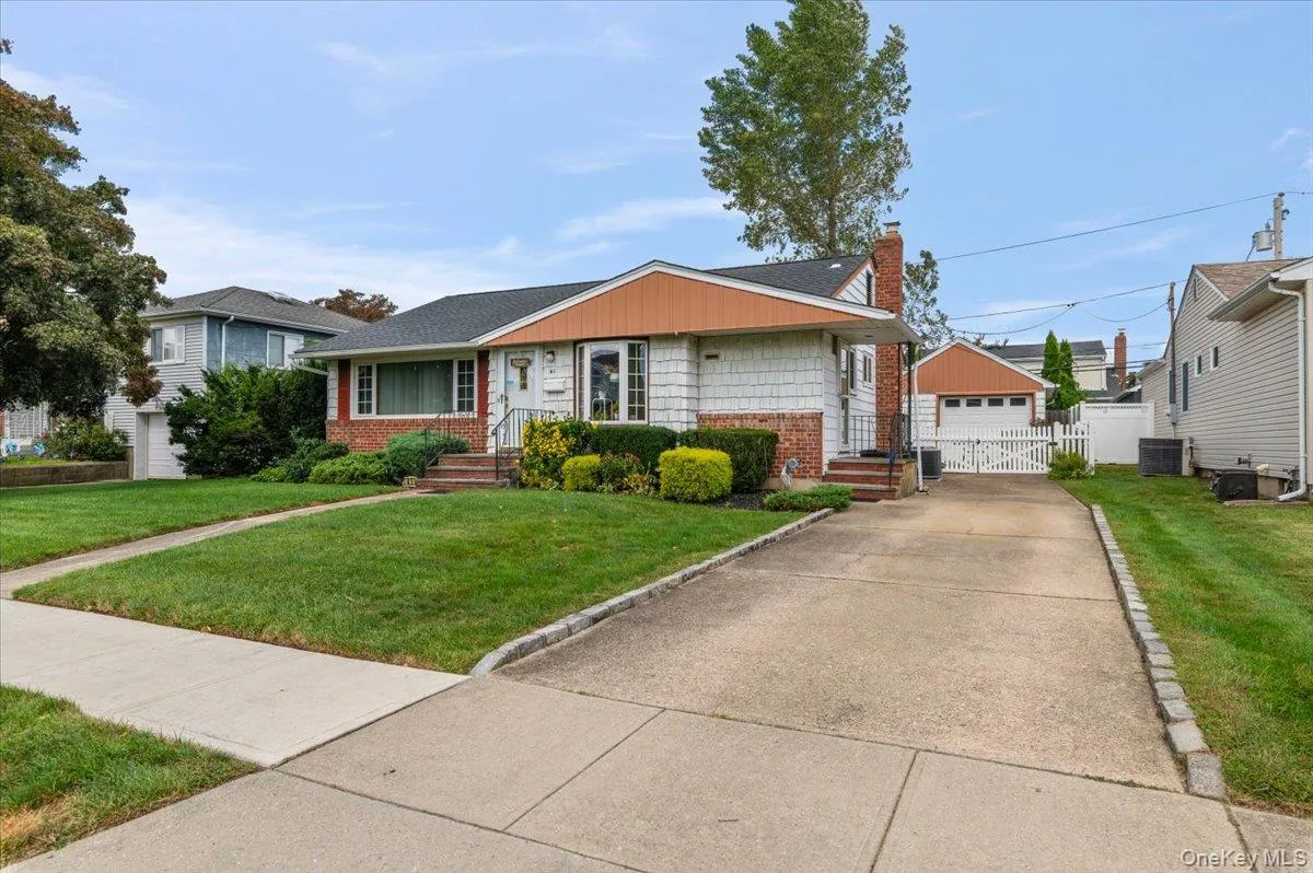 41 Cornell Lane, Oyster Bay, NY, 3 Bedrooms Bedrooms, 7 Rooms Rooms,1 BathroomBathrooms,Residential,For Rent,Cornell,0,1051750 41 Cornell Lane, Oyster Bay, NY, 3 Bedrooms Bedrooms, 7 Rooms Rooms,1 BathroomBathrooms,Residential,For Rent,Cornell,0,1051750