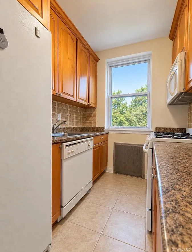 6535 Broadway, New York, NY, 1 Bedroom Bedrooms, 3 Rooms Rooms,1 BathroomBathrooms,Residential,For Rent,Broadway,0,1051756 6535 Broadway, New York, NY, 1 Bedroom Bedrooms, 3 Rooms Rooms,1 BathroomBathrooms,Residential,For Rent,Broadway,0,1051756