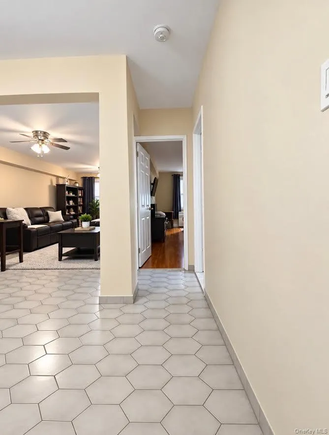 6535 Broadway, New York, NY, 1 Bedroom Bedrooms, 3 Rooms Rooms,1 BathroomBathrooms,Residential,For Rent,Broadway,0,1051756 6535 Broadway, New York, NY, 1 Bedroom Bedrooms, 3 Rooms Rooms,1 BathroomBathrooms,Residential,For Rent,Broadway,0,1051756