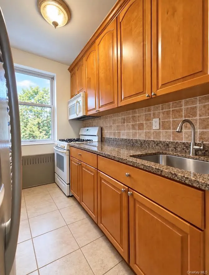 6535 Broadway, New York, NY, 1 Bedroom Bedrooms, 3 Rooms Rooms,1 BathroomBathrooms,Residential,For Rent,Broadway,0,1051756 6535 Broadway, New York, NY, 1 Bedroom Bedrooms, 3 Rooms Rooms,1 BathroomBathrooms,Residential,For Rent,Broadway,0,1051756