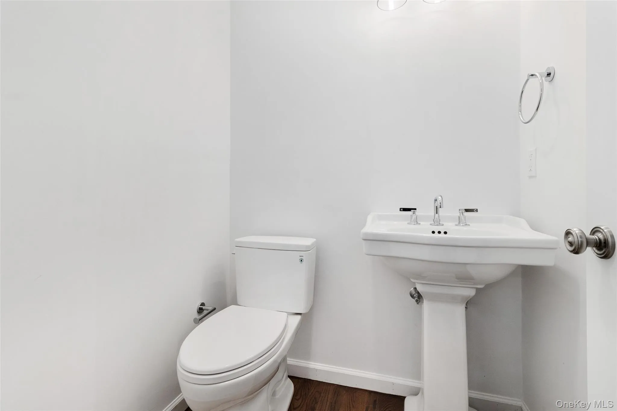 91-93 Henry Avenue, Harrison, NY, 3 Bedrooms Bedrooms, 8 Rooms Rooms,2 BathroomsBathrooms,Residential Lease,For Rent,Henry,0,1051758 91-93 Henry Avenue, Harrison, NY, 3 Bedrooms Bedrooms, 8 Rooms Rooms,2 BathroomsBathrooms,Residential Lease,For Rent,Henry,0,1051758