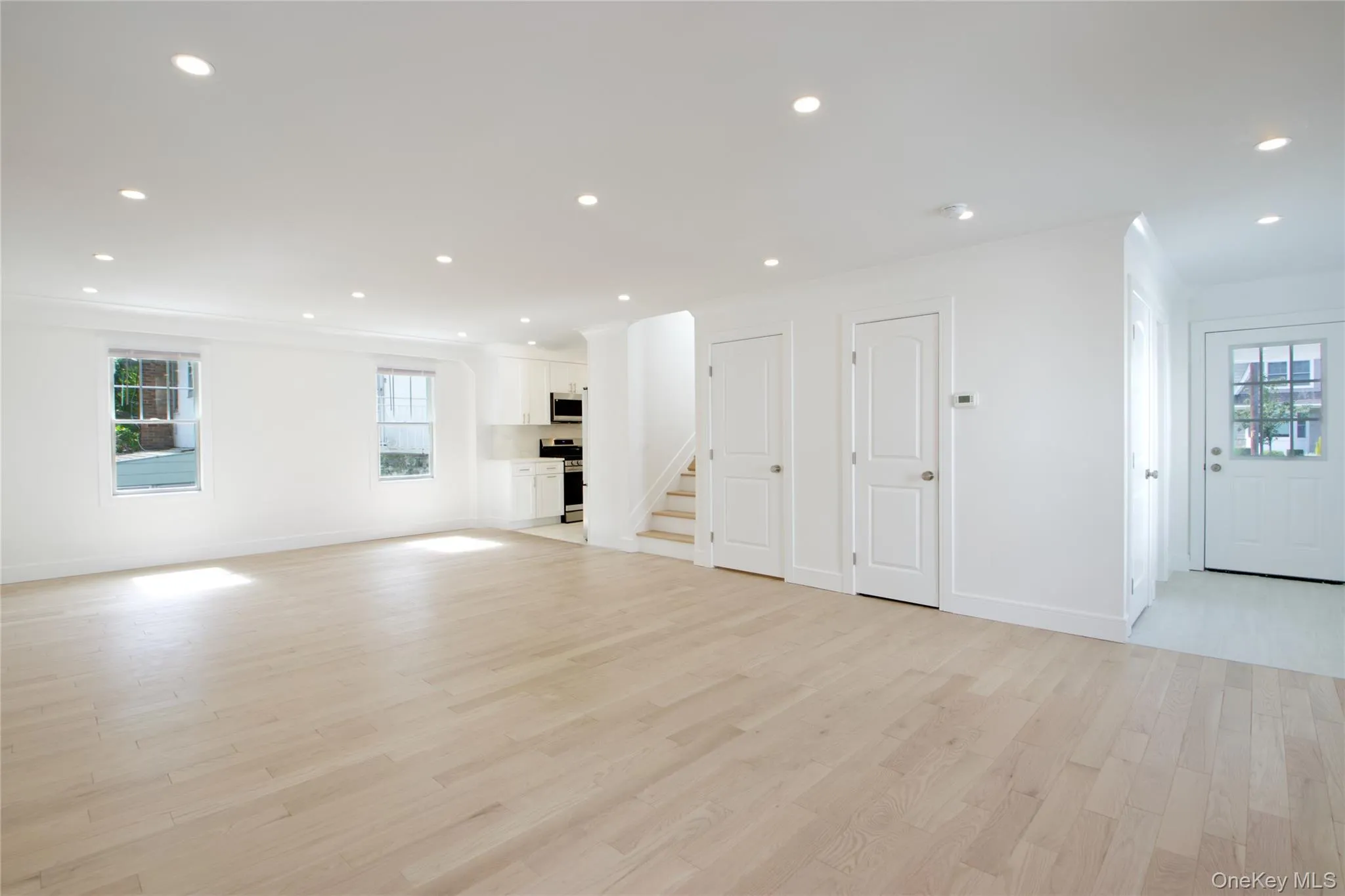 48 Linwood, North Hempstead, NY, 2 Bedrooms Bedrooms, 7 Rooms Rooms,3 BathroomsBathrooms,Residential Lease,For Rent,Linwood,0,1051759 48 Linwood, North Hempstead, NY, 2 Bedrooms Bedrooms, 7 Rooms Rooms,3 BathroomsBathrooms,Residential Lease,For Rent,Linwood,0,1051759