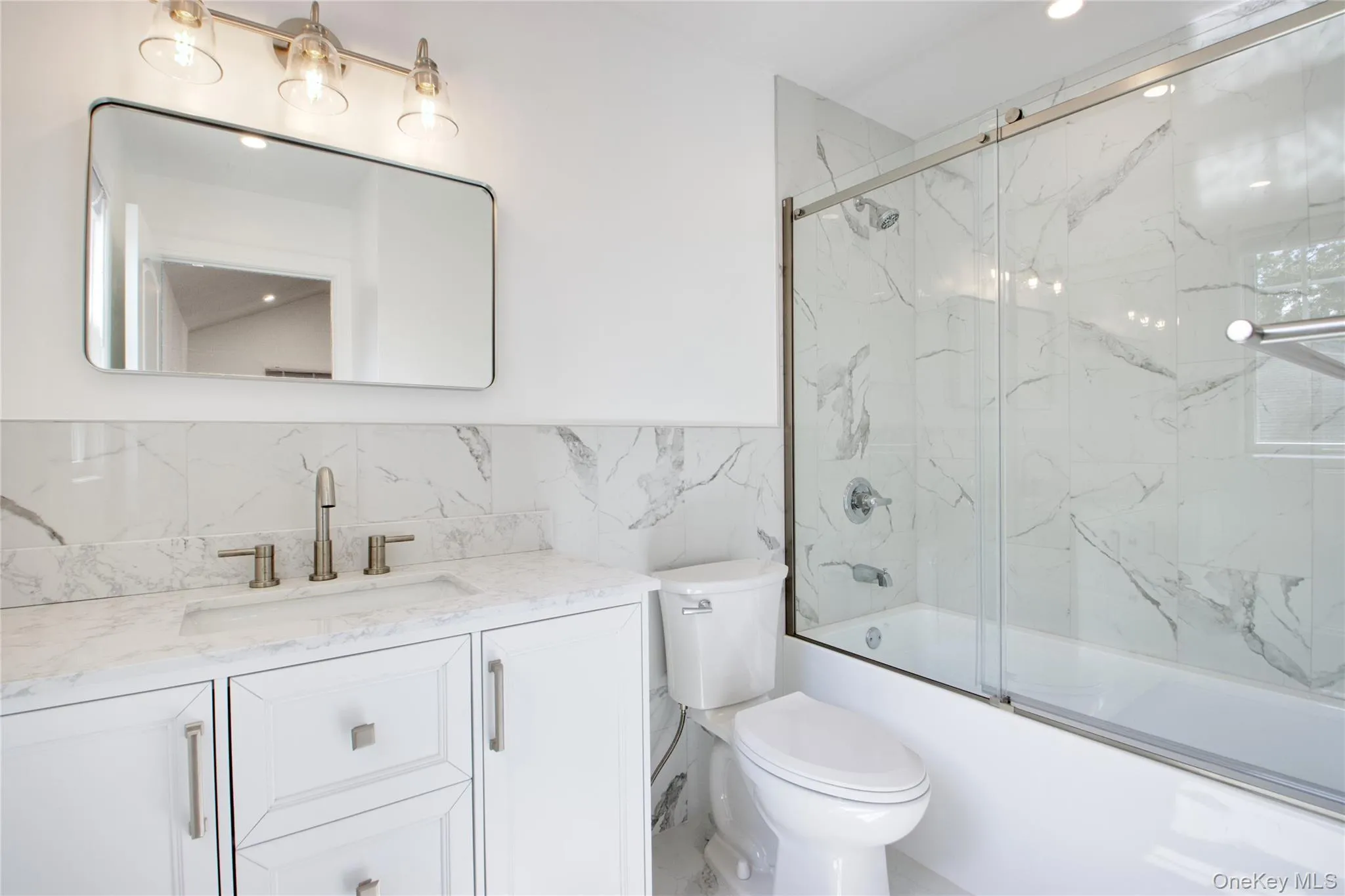 48 Linwood, North Hempstead, NY, 2 Bedrooms Bedrooms, 7 Rooms Rooms,3 BathroomsBathrooms,Residential Lease,For Rent,Linwood,0,1051759 48 Linwood, North Hempstead, NY, 2 Bedrooms Bedrooms, 7 Rooms Rooms,3 BathroomsBathrooms,Residential Lease,For Rent,Linwood,0,1051759