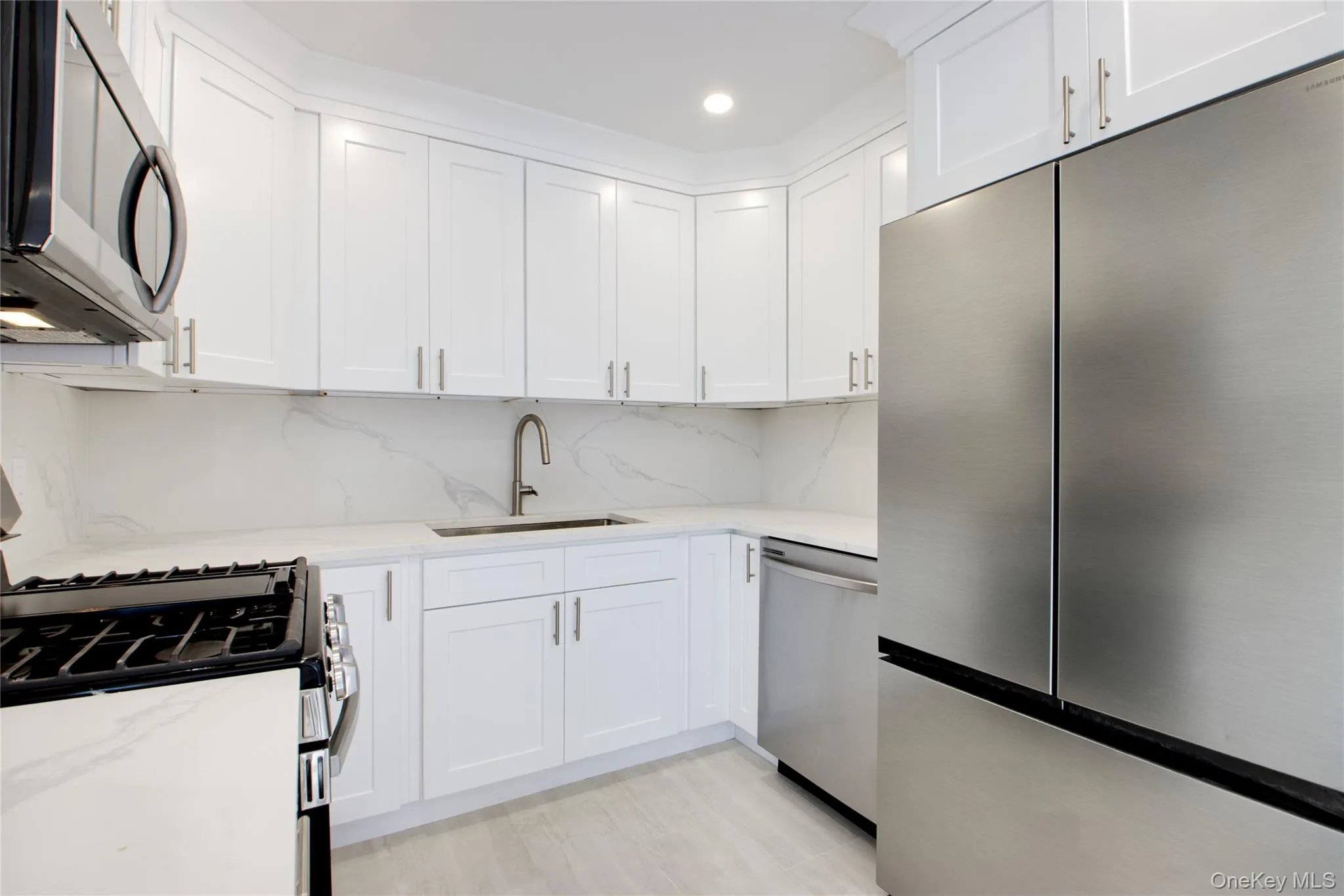 48 Linwood, North Hempstead, NY, 2 Bedrooms Bedrooms, 7 Rooms Rooms,3 BathroomsBathrooms,Residential Lease,For Rent,Linwood,0,1051759 48 Linwood, North Hempstead, NY, 2 Bedrooms Bedrooms, 7 Rooms Rooms,3 BathroomsBathrooms,Residential Lease,For Rent,Linwood,0,1051759