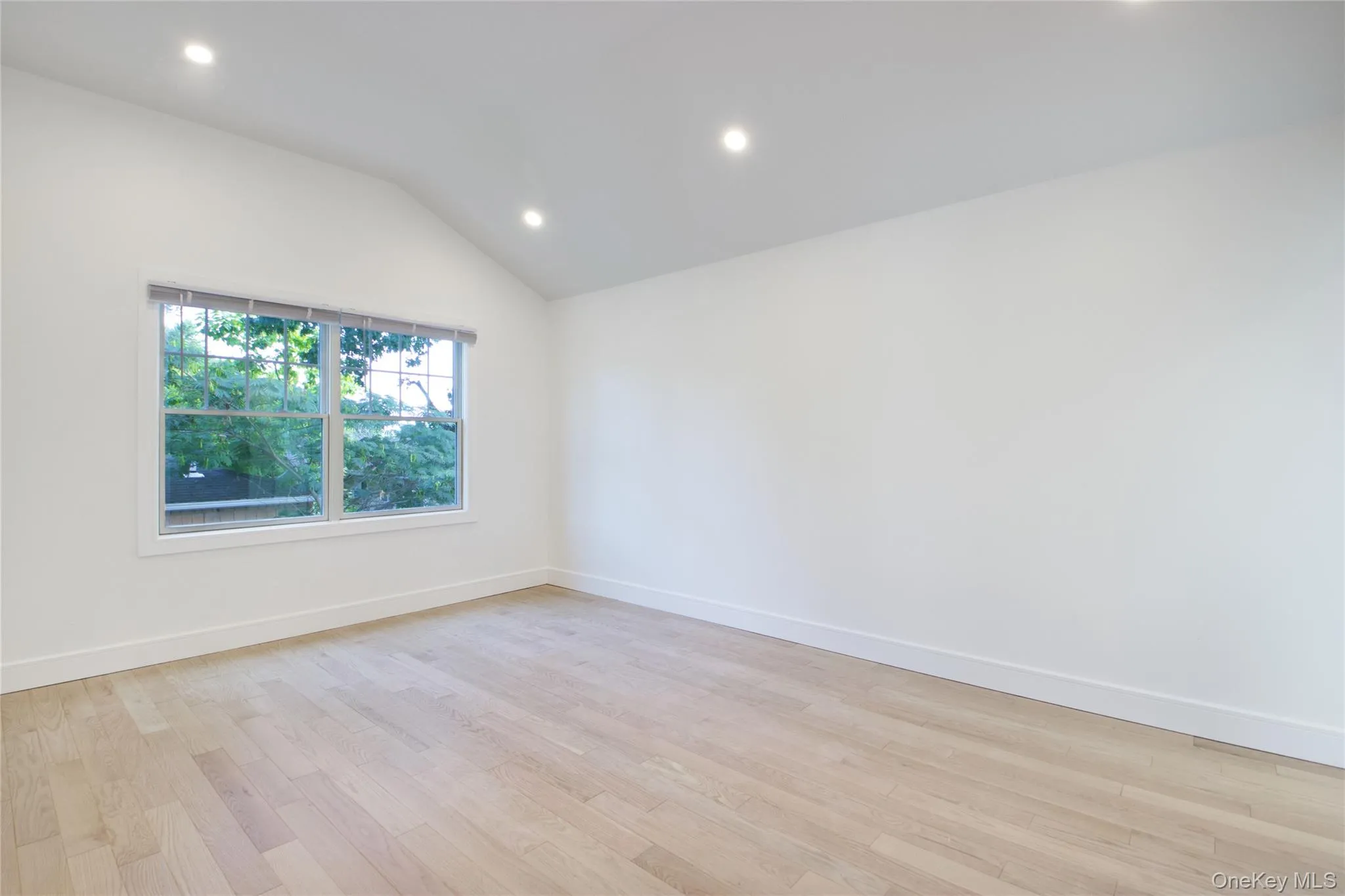 48 Linwood, North Hempstead, NY, 2 Bedrooms Bedrooms, 7 Rooms Rooms,3 BathroomsBathrooms,Residential Lease,For Rent,Linwood,0,1051759 48 Linwood, North Hempstead, NY, 2 Bedrooms Bedrooms, 7 Rooms Rooms,3 BathroomsBathrooms,Residential Lease,For Rent,Linwood,0,1051759