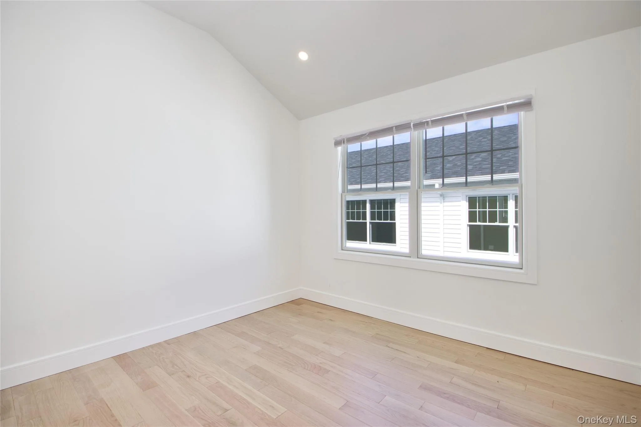 48 Linwood, North Hempstead, NY, 2 Bedrooms Bedrooms, 7 Rooms Rooms,3 BathroomsBathrooms,Residential Lease,For Rent,Linwood,0,1051759 48 Linwood, North Hempstead, NY, 2 Bedrooms Bedrooms, 7 Rooms Rooms,3 BathroomsBathrooms,Residential Lease,For Rent,Linwood,0,1051759