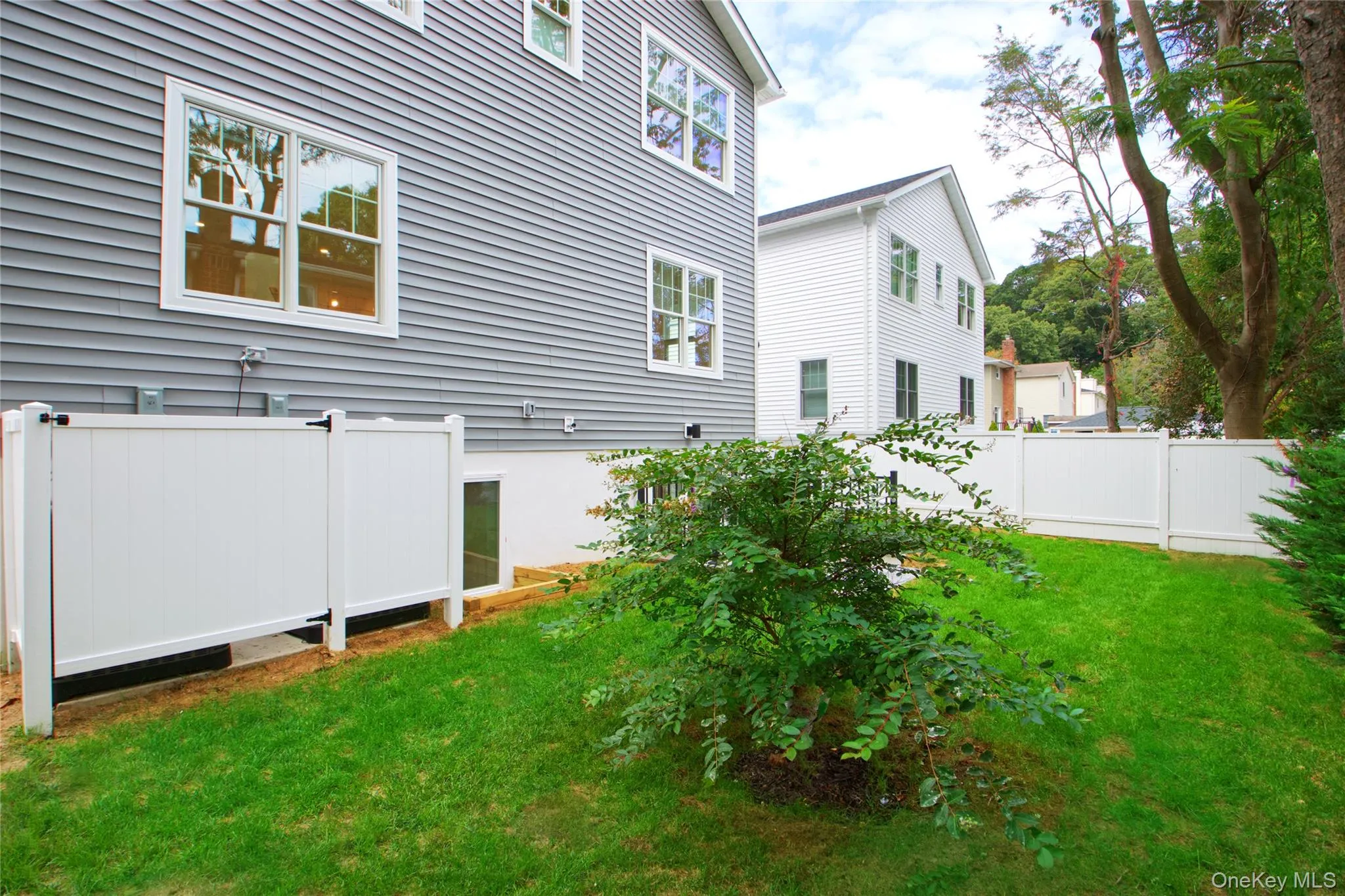 48 Linwood, North Hempstead, NY, 2 Bedrooms Bedrooms, 7 Rooms Rooms,3 BathroomsBathrooms,Residential Lease,For Rent,Linwood,0,1051759 48 Linwood, North Hempstead, NY, 2 Bedrooms Bedrooms, 7 Rooms Rooms,3 BathroomsBathrooms,Residential Lease,For Rent,Linwood,0,1051759