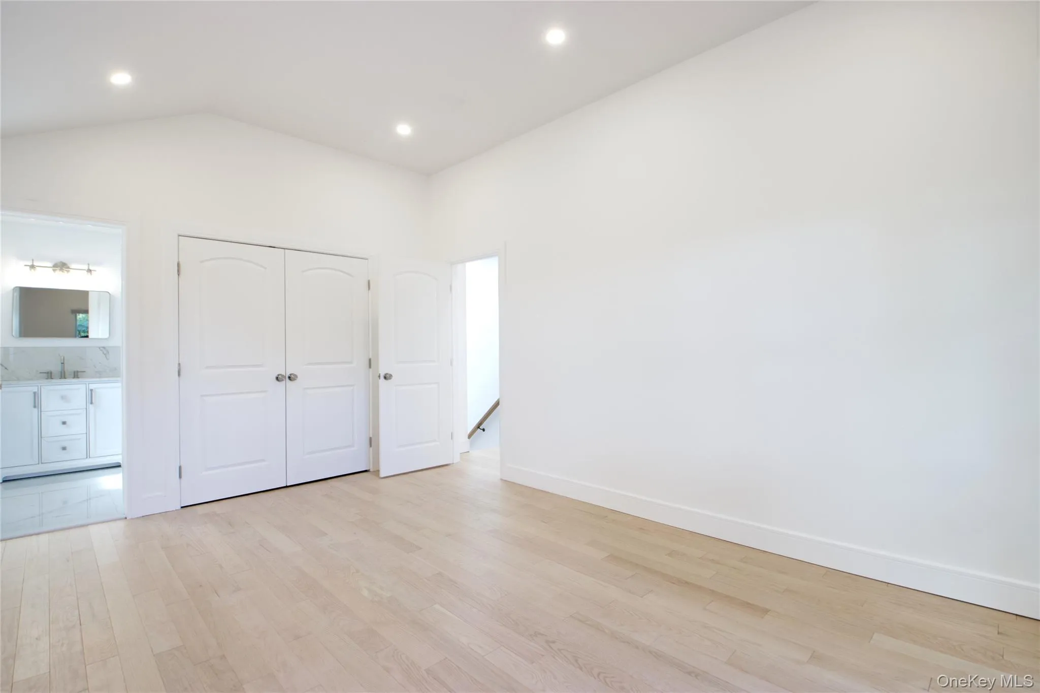 48 Linwood, North Hempstead, NY, 2 Bedrooms Bedrooms, 7 Rooms Rooms,3 BathroomsBathrooms,Residential Lease,For Rent,Linwood,0,1051759 48 Linwood, North Hempstead, NY, 2 Bedrooms Bedrooms, 7 Rooms Rooms,3 BathroomsBathrooms,Residential Lease,For Rent,Linwood,0,1051759