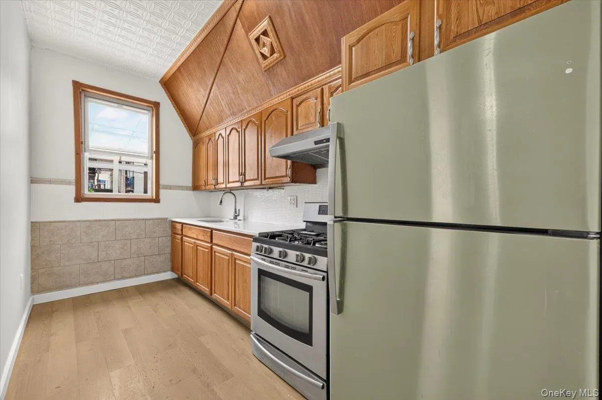 458 Drew, New York, NY, 3 Bedroom Bedrooms, 8 Room Rooms,1 BathroomBathrooms,Residential Lease,For Rent,Drew,0,1051760 458 Drew, New York, NY, 3 Bedroom Bedrooms, 8 Room Rooms,1 BathroomBathrooms,Residential Lease,For Rent,Drew,0,1051760