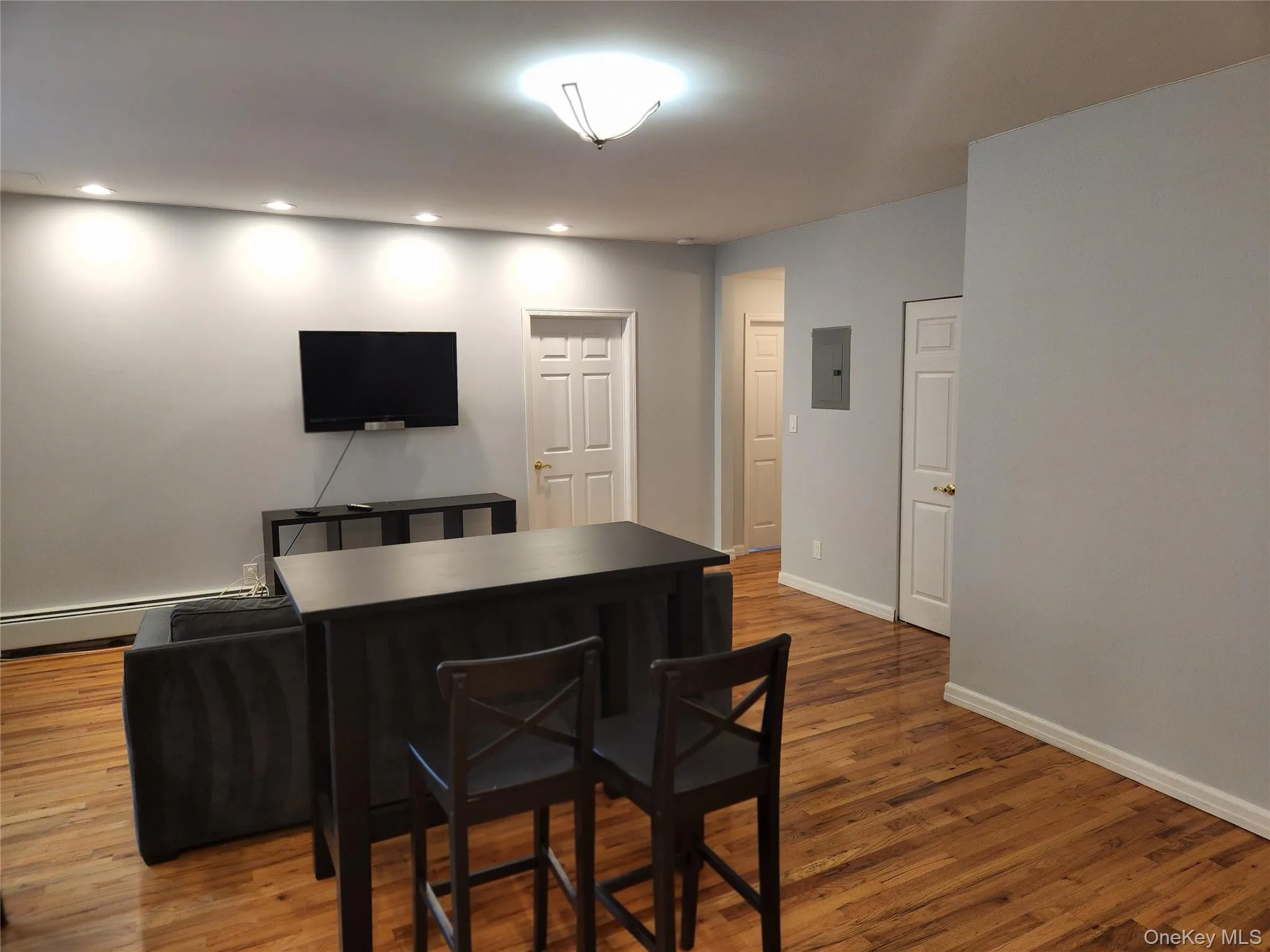 25 Broadway, Long Beach, NY, 2 Bedrooms Bedrooms, 4 Rooms Rooms,1 BathroomBathrooms,Residential Lease,For Rent,Broadway,0,1051764 25 Broadway, Long Beach, NY, 2 Bedrooms Bedrooms, 4 Rooms Rooms,1 BathroomBathrooms,Residential Lease,For Rent,Broadway,0,1051764