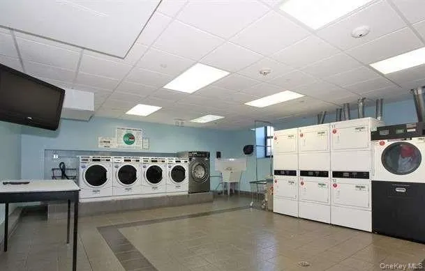 25 Broadway, Long Beach, NY, 2 Bedrooms Bedrooms, 4 Rooms Rooms,1 BathroomBathrooms,Residential Lease,For Rent,Broadway,0,1051764 25 Broadway, Long Beach, NY, 2 Bedrooms Bedrooms, 4 Rooms Rooms,1 BathroomBathrooms,Residential Lease,For Rent,Broadway,0,1051764