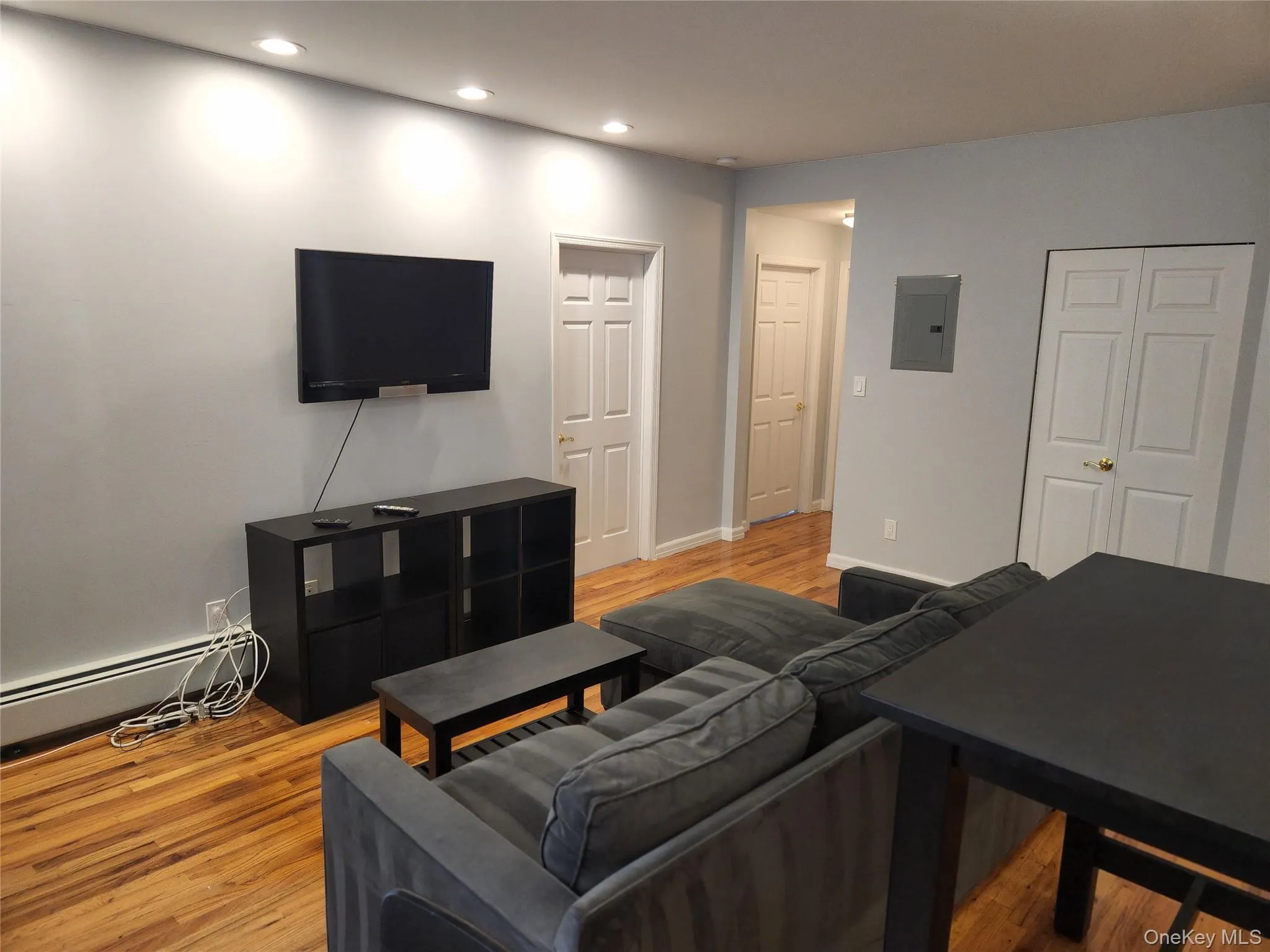25 Broadway, Long Beach, NY, 2 Bedrooms Bedrooms, 4 Rooms Rooms,1 BathroomBathrooms,Residential Lease,For Rent,Broadway,0,1051764 25 Broadway, Long Beach, NY, 2 Bedrooms Bedrooms, 4 Rooms Rooms,1 BathroomBathrooms,Residential Lease,For Rent,Broadway,0,1051764