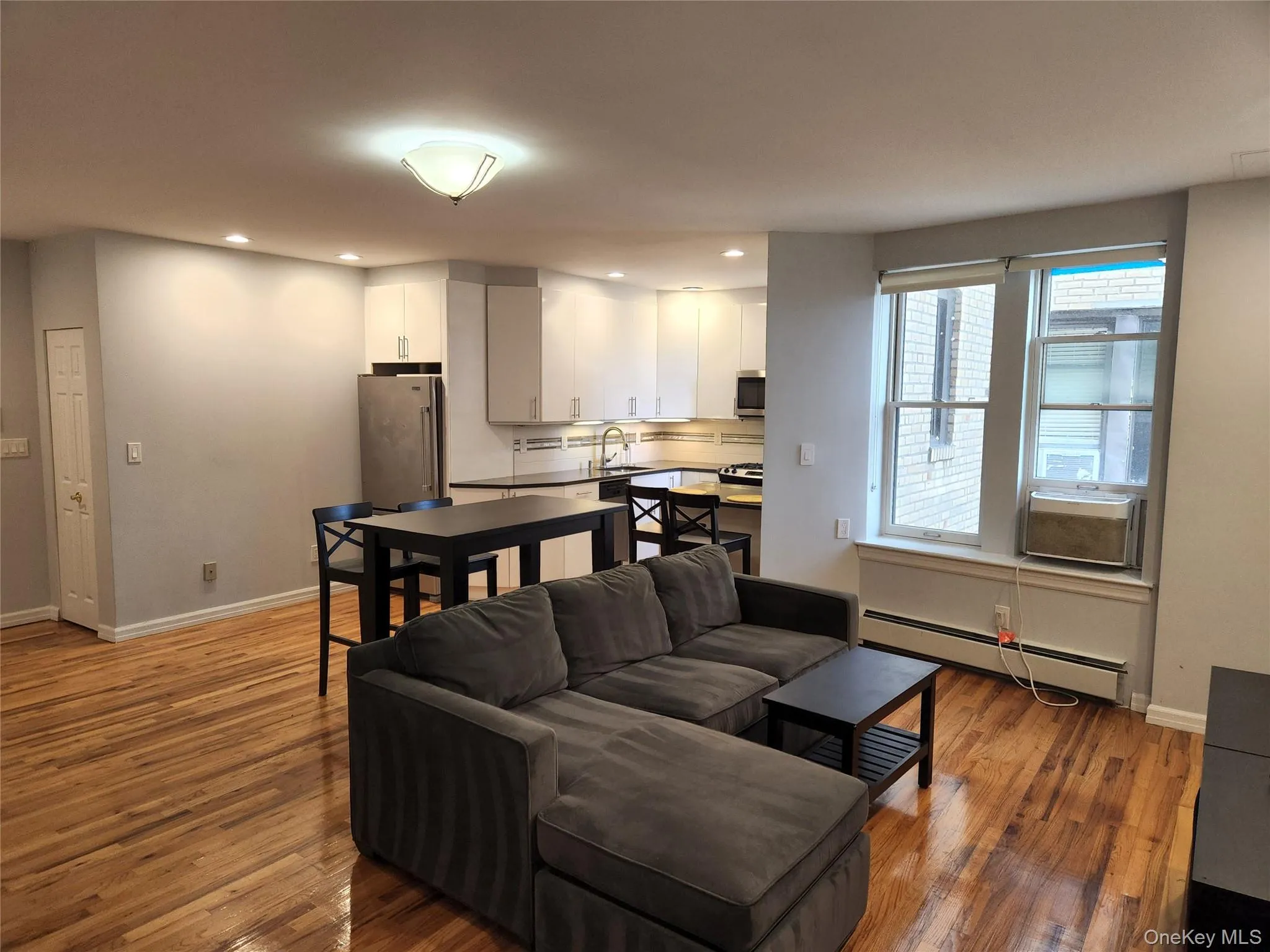 25 Broadway, Long Beach, NY, 2 Bedrooms Bedrooms, 4 Rooms Rooms,1 BathroomBathrooms,Residential Lease,For Rent,Broadway,0,1051764 25 Broadway, Long Beach, NY, 2 Bedrooms Bedrooms, 4 Rooms Rooms,1 BathroomBathrooms,Residential Lease,For Rent,Broadway,0,1051764