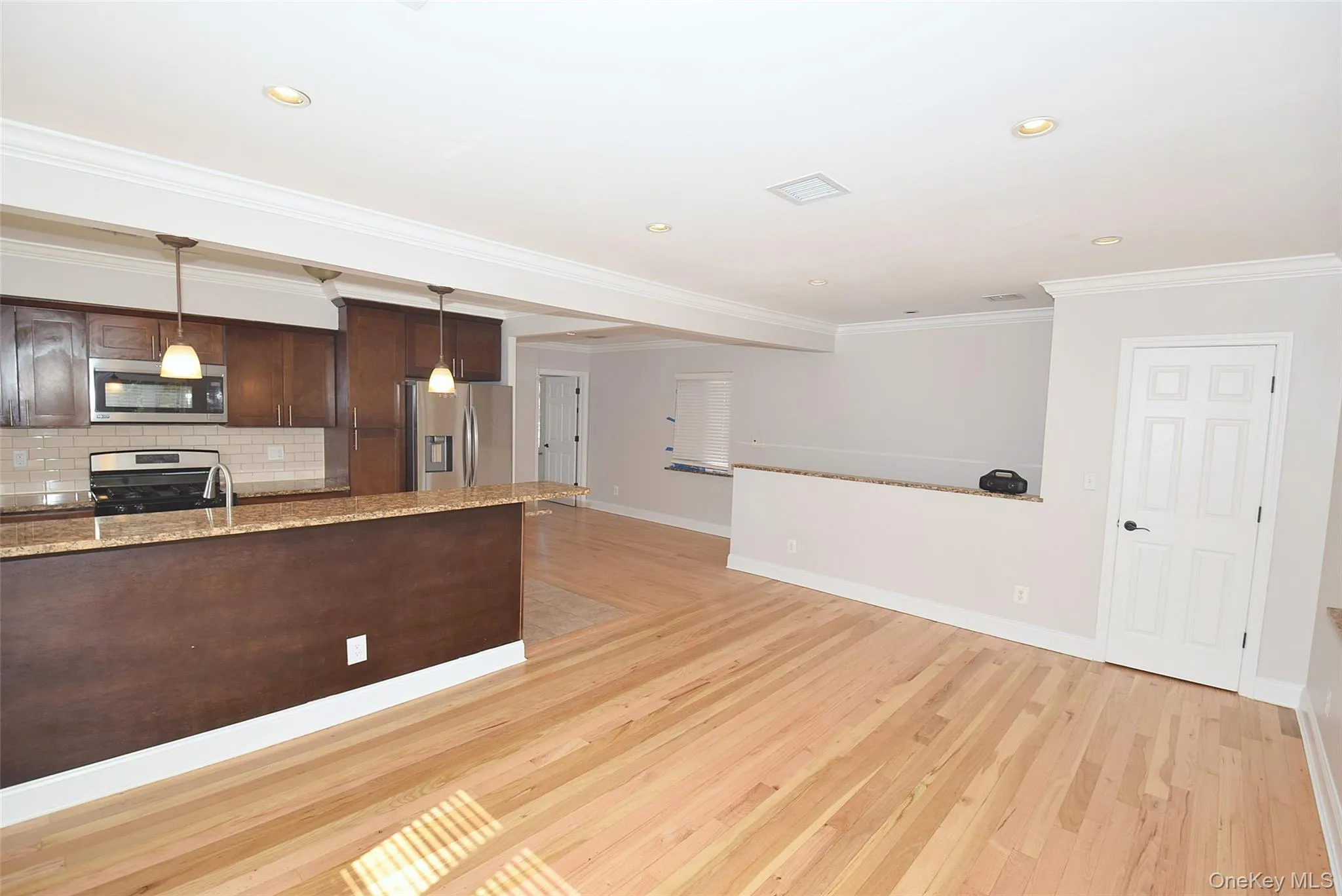 7376 197th Street, New York, NY, 2 Bedrooms Bedrooms, 5 Rooms Rooms,1 BathroomBathrooms,Residential Lease,For Rent,197th,0,1051776 7376 197th Street, New York, NY, 2 Bedrooms Bedrooms, 5 Rooms Rooms,1 BathroomBathrooms,Residential Lease,For Rent,197th,0,1051776