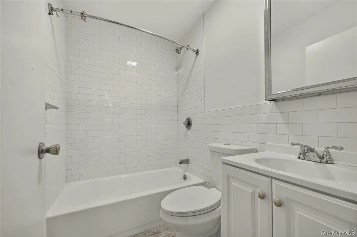 458 Drew, New York, NY, 3 Bedroom Bedrooms, 6 Room Rooms,1 BathroomBathrooms,Residential Lease,For Rent,Drew,0,1051777 458 Drew, New York, NY, 3 Bedroom Bedrooms, 6 Room Rooms,1 BathroomBathrooms,Residential Lease,For Rent,Drew,0,1051777