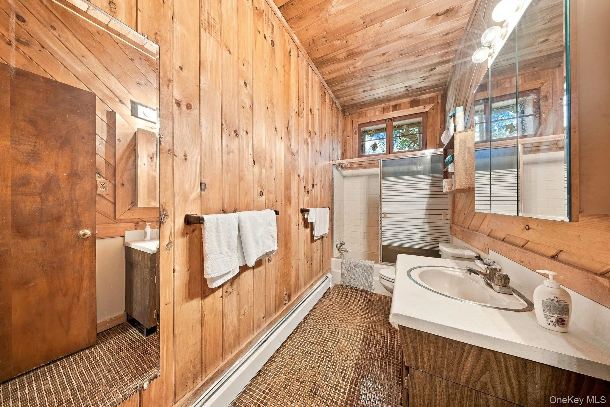 208 White Bridge Road, Middletown, NY, 3 Bedrooms Bedrooms, 8 Rooms Rooms,1 BathroomBathrooms,Residential Lease,For Rent,White Bridge,0,1051782 208 White Bridge Road, Middletown, NY, 3 Bedrooms Bedrooms, 8 Rooms Rooms,1 BathroomBathrooms,Residential Lease,For Rent,White Bridge,0,1051782