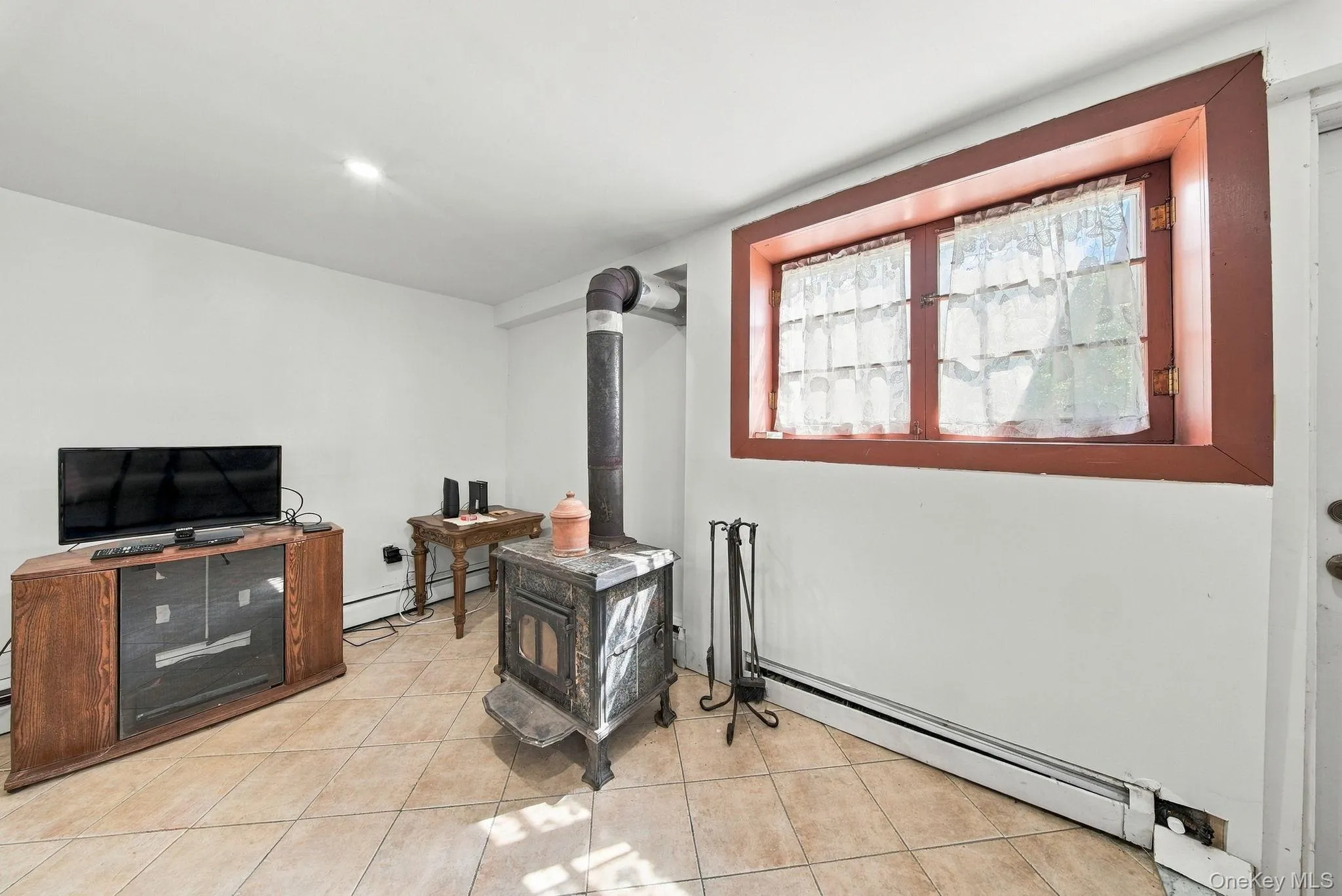 208 White Bridge Road, Middletown, NY, 3 Bedrooms Bedrooms, 8 Rooms Rooms,1 BathroomBathrooms,Residential Lease,For Rent,White Bridge,0,1051782 208 White Bridge Road, Middletown, NY, 3 Bedrooms Bedrooms, 8 Rooms Rooms,1 BathroomBathrooms,Residential Lease,For Rent,White Bridge,0,1051782