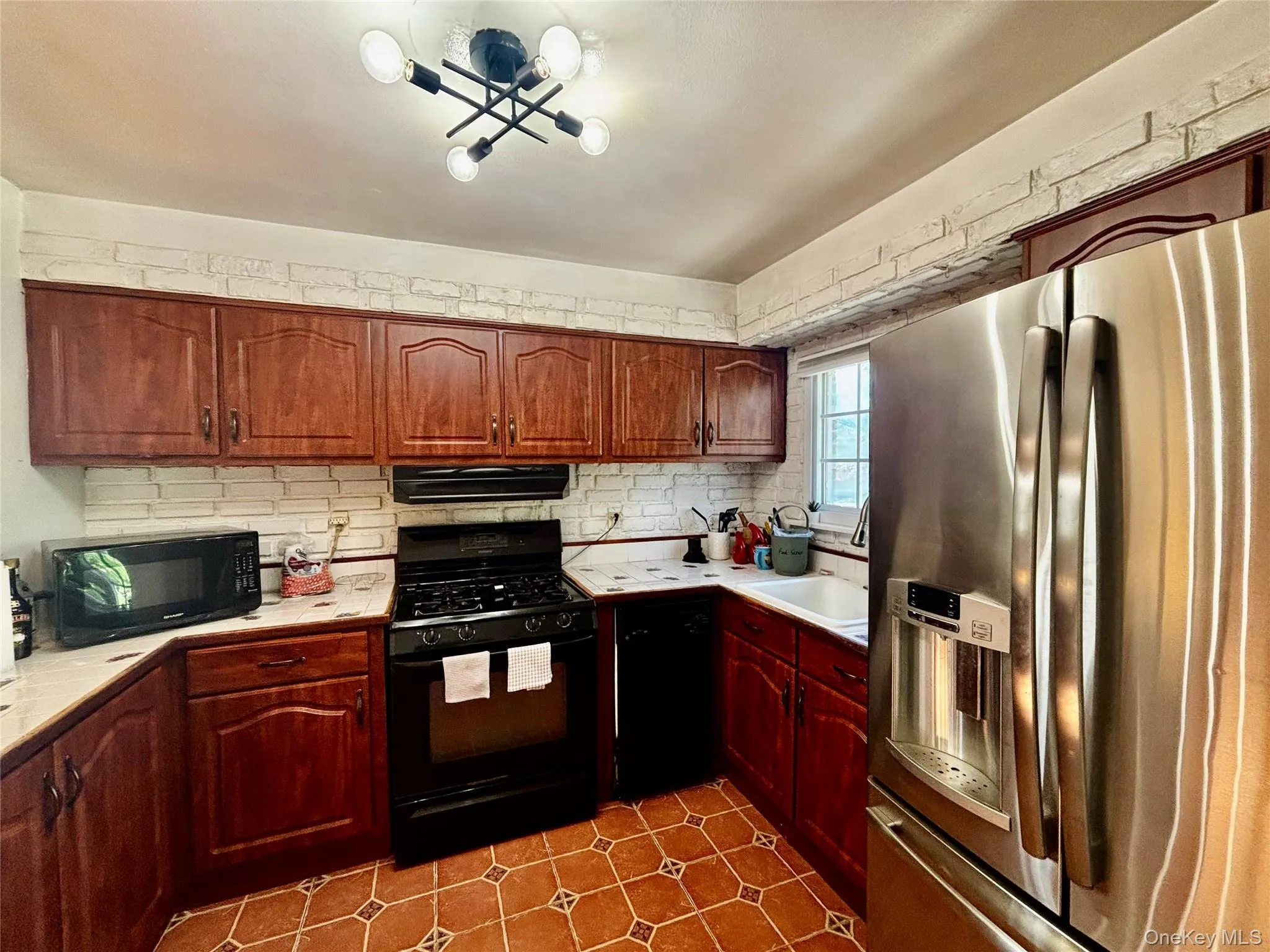254-40 Craft Avenue, New York, NY, 3 Bedrooms Bedrooms, 6 Rooms Rooms,1 BathroomBathrooms,Residential Lease,For Rent,Craft,0,1051783 254-40 Craft Avenue, New York, NY, 3 Bedrooms Bedrooms, 6 Rooms Rooms,1 BathroomBathrooms,Residential Lease,For Rent,Craft,0,1051783
