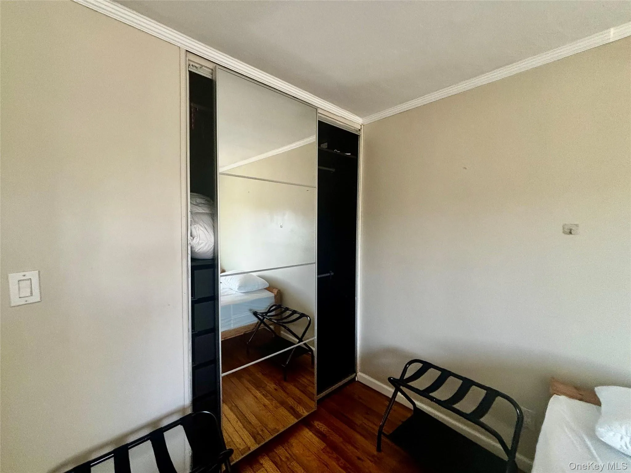 254-40 Craft Avenue, New York, NY, 3 Bedrooms Bedrooms, 6 Rooms Rooms,1 BathroomBathrooms,Residential Lease,For Rent,Craft,0,1051783 254-40 Craft Avenue, New York, NY, 3 Bedrooms Bedrooms, 6 Rooms Rooms,1 BathroomBathrooms,Residential Lease,For Rent,Craft,0,1051783