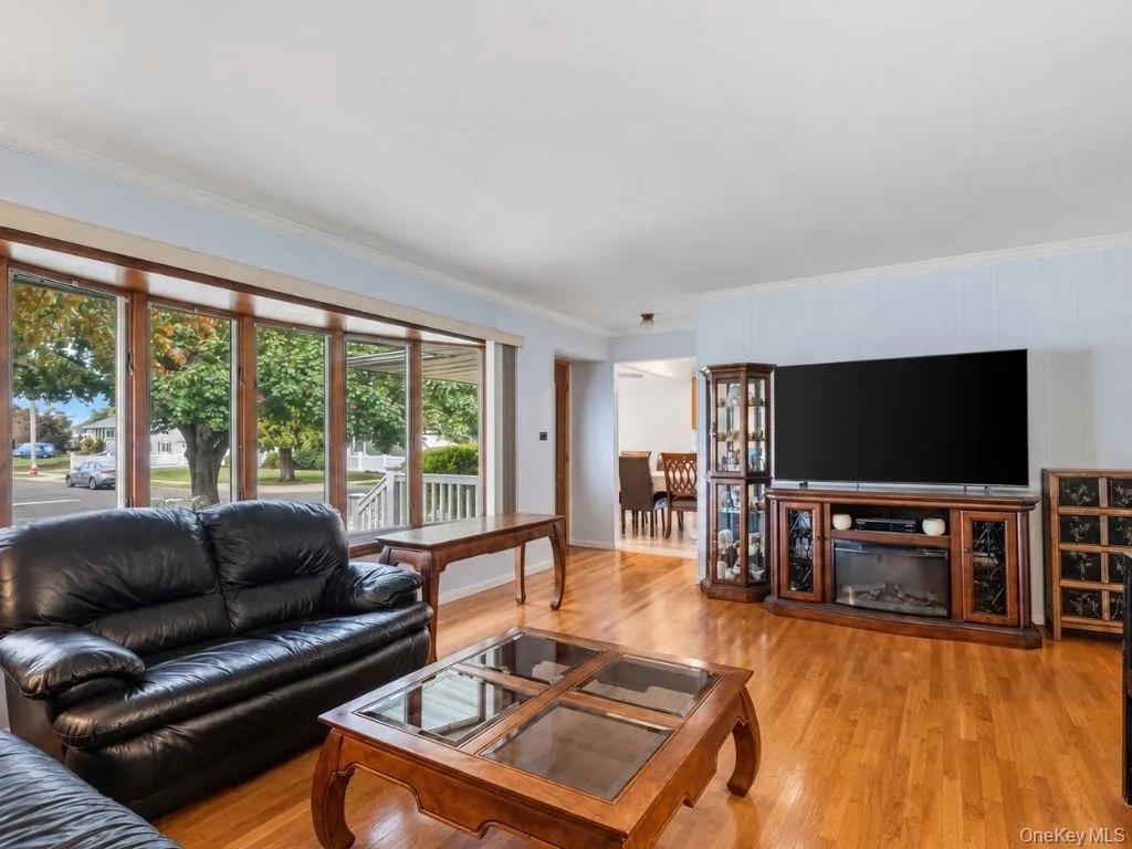 45 Berkshire Road, Oyster Bay, NY, 4 Bedrooms Bedrooms, 7 Rooms Rooms,1 BathroomBathrooms,Residential,For Rent,Berkshire,0,1051784 45 Berkshire Road, Oyster Bay, NY, 4 Bedrooms Bedrooms, 7 Rooms Rooms,1 BathroomBathrooms,Residential,For Rent,Berkshire,0,1051784