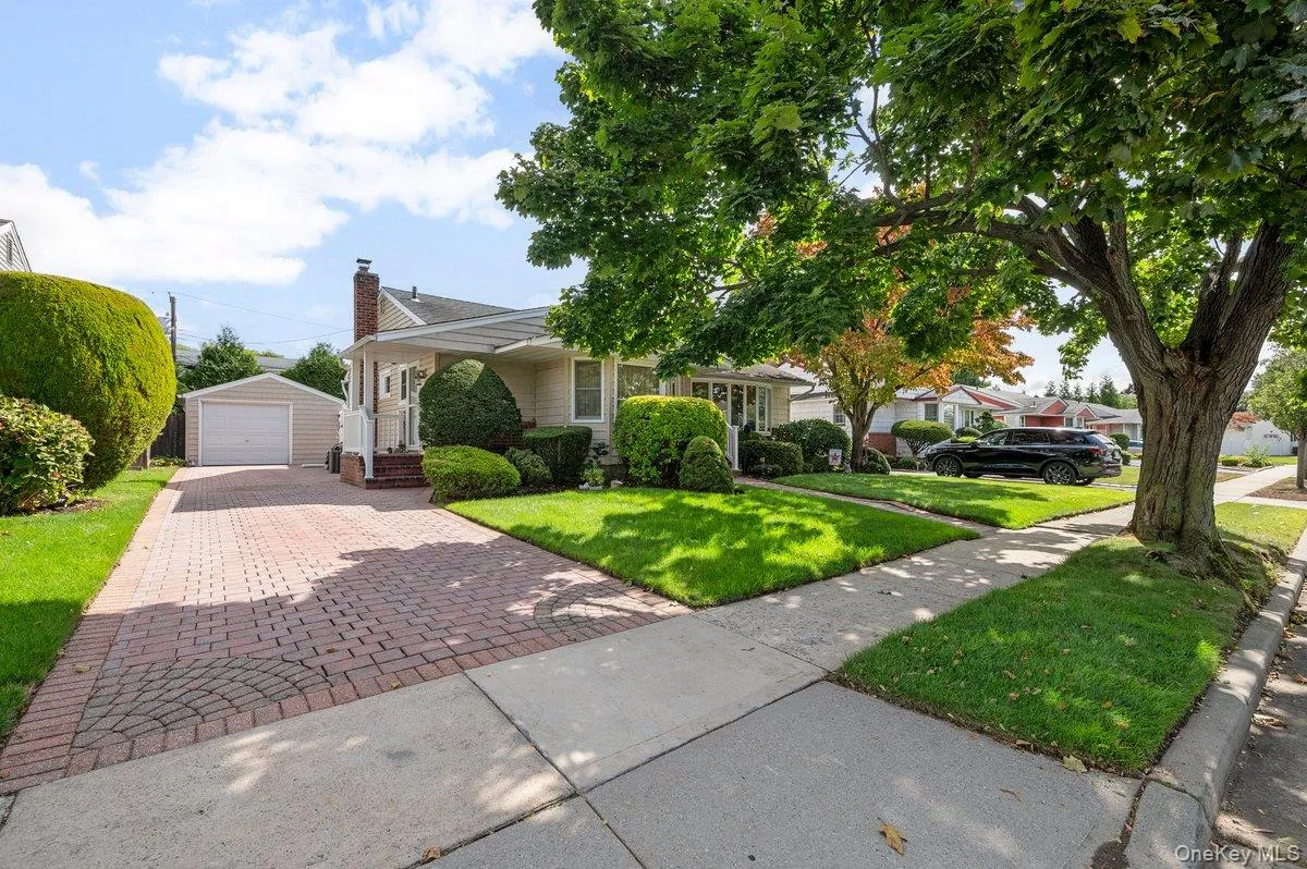 45 Berkshire Road, Oyster Bay, NY, 4 Bedrooms Bedrooms, 7 Rooms Rooms,1 BathroomBathrooms,Residential,For Rent,Berkshire,0,1051784 45 Berkshire Road, Oyster Bay, NY, 4 Bedrooms Bedrooms, 7 Rooms Rooms,1 BathroomBathrooms,Residential,For Rent,Berkshire,0,1051784