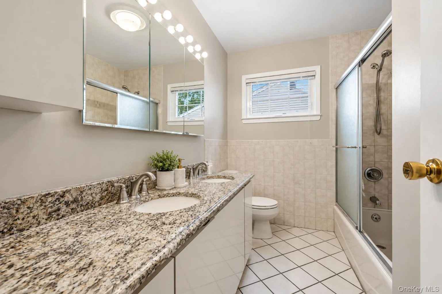 45 Berkshire Road, Oyster Bay, NY, 4 Bedrooms Bedrooms, 7 Rooms Rooms,1 BathroomBathrooms,Residential,For Rent,Berkshire,0,1051784 45 Berkshire Road, Oyster Bay, NY, 4 Bedrooms Bedrooms, 7 Rooms Rooms,1 BathroomBathrooms,Residential,For Rent,Berkshire,0,1051784