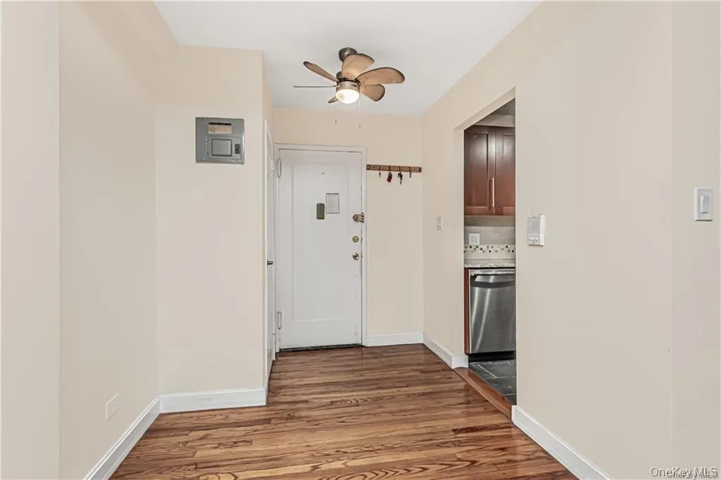 5610 Netherland Avenue, New York, NY, 2 Bedrooms Bedrooms, 4 Rooms Rooms,1 BathroomBathrooms,Residential,For Rent,Netherland,0,1051788 5610 Netherland Avenue, New York, NY, 2 Bedrooms Bedrooms, 4 Rooms Rooms,1 BathroomBathrooms,Residential,For Rent,Netherland,0,1051788