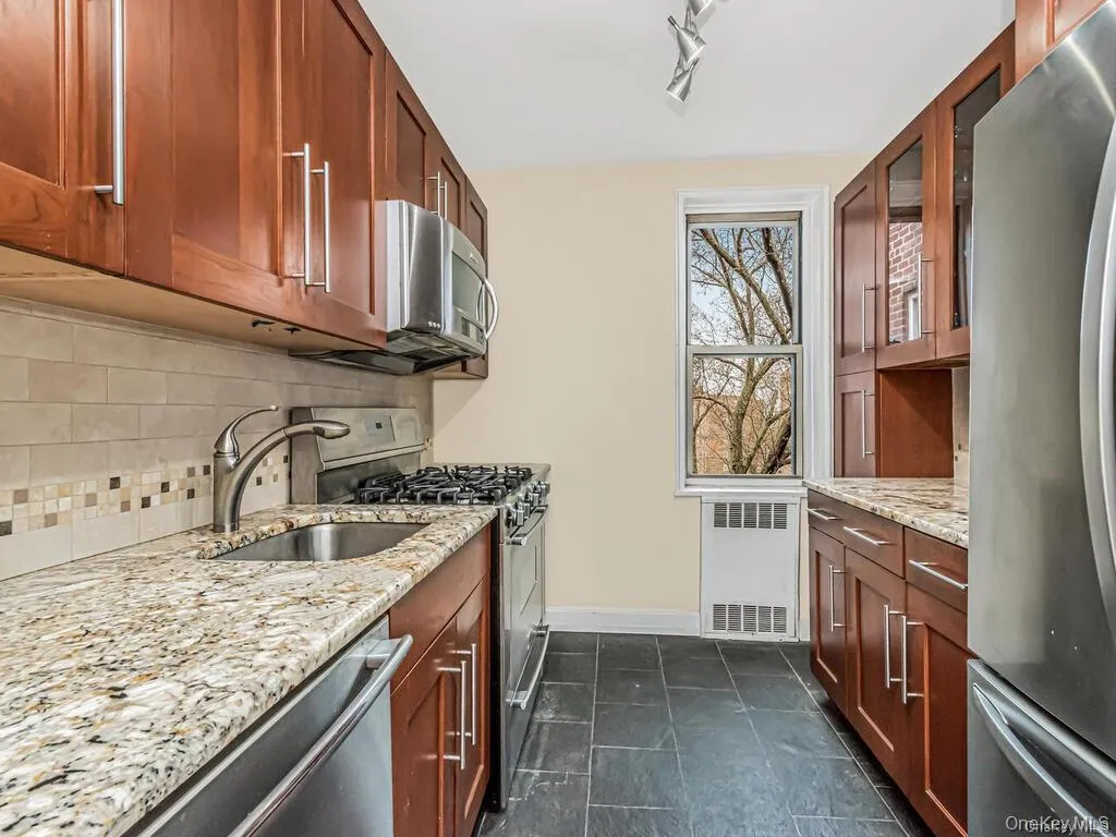 5610 Netherland Avenue, New York, NY, 2 Bedrooms Bedrooms, 4 Rooms Rooms,1 BathroomBathrooms,Residential,For Rent,Netherland,0,1051788 5610 Netherland Avenue, New York, NY, 2 Bedrooms Bedrooms, 4 Rooms Rooms,1 BathroomBathrooms,Residential,For Rent,Netherland,0,1051788