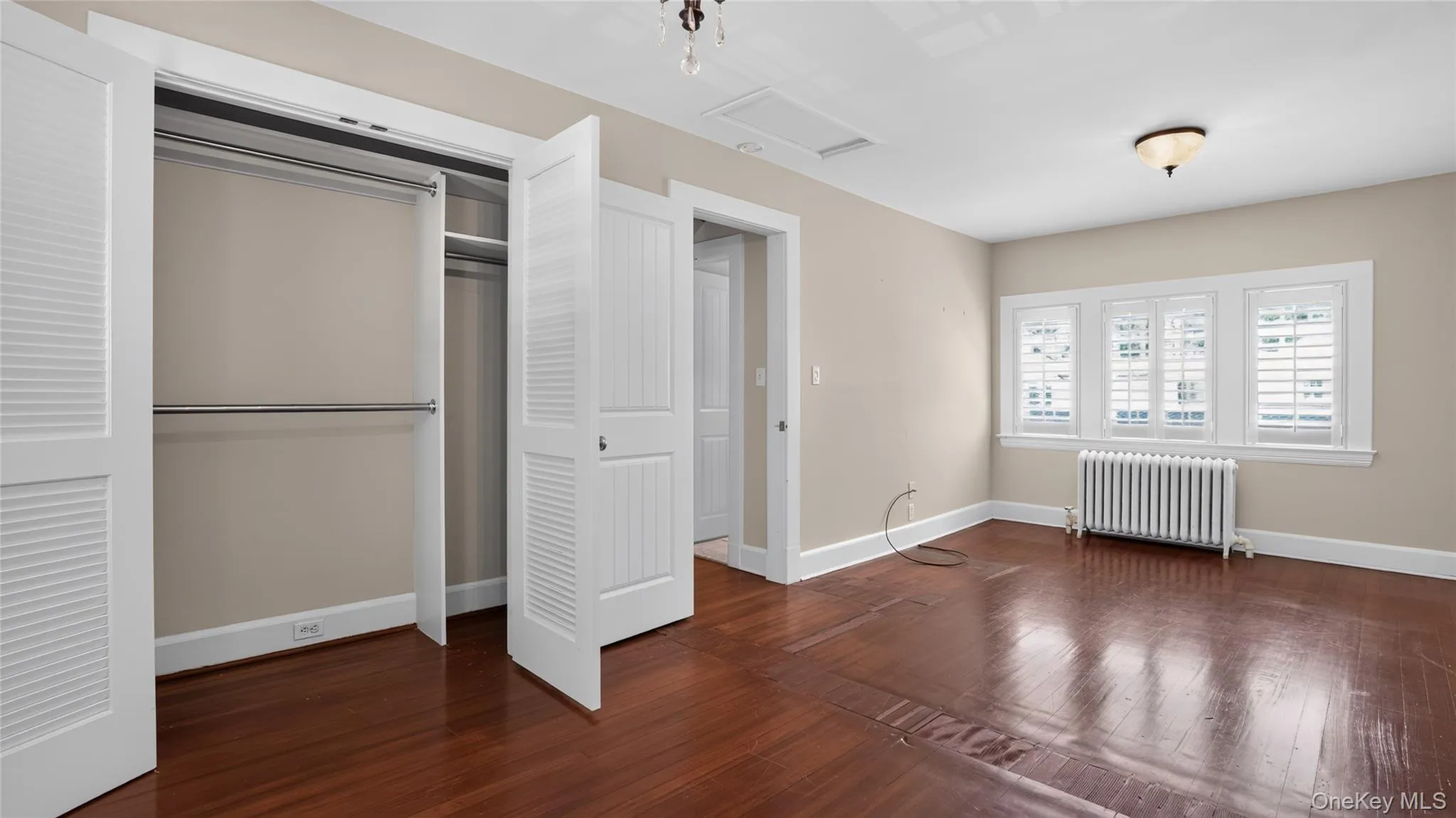 1058 Plandome Road, North Hempstead, NY, 2 Bedroom Bedrooms, 5 Room Rooms,2 BathroomBathrooms,Residential Lease,For Rent,Plandome,0,1051790 1058 Plandome Road, North Hempstead, NY, 2 Bedroom Bedrooms, 5 Room Rooms,2 BathroomBathrooms,Residential Lease,For Rent,Plandome,0,1051790