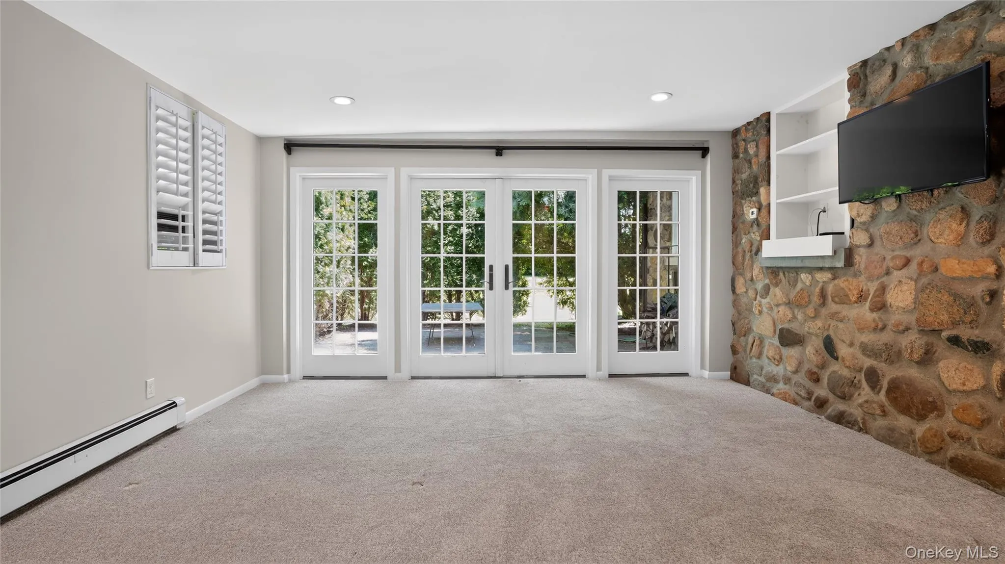 1058 Plandome Road, North Hempstead, NY, 2 Bedroom Bedrooms, 5 Room Rooms,2 BathroomBathrooms,Residential Lease,For Rent,Plandome,0,1051790 1058 Plandome Road, North Hempstead, NY, 2 Bedroom Bedrooms, 5 Room Rooms,2 BathroomBathrooms,Residential Lease,For Rent,Plandome,0,1051790