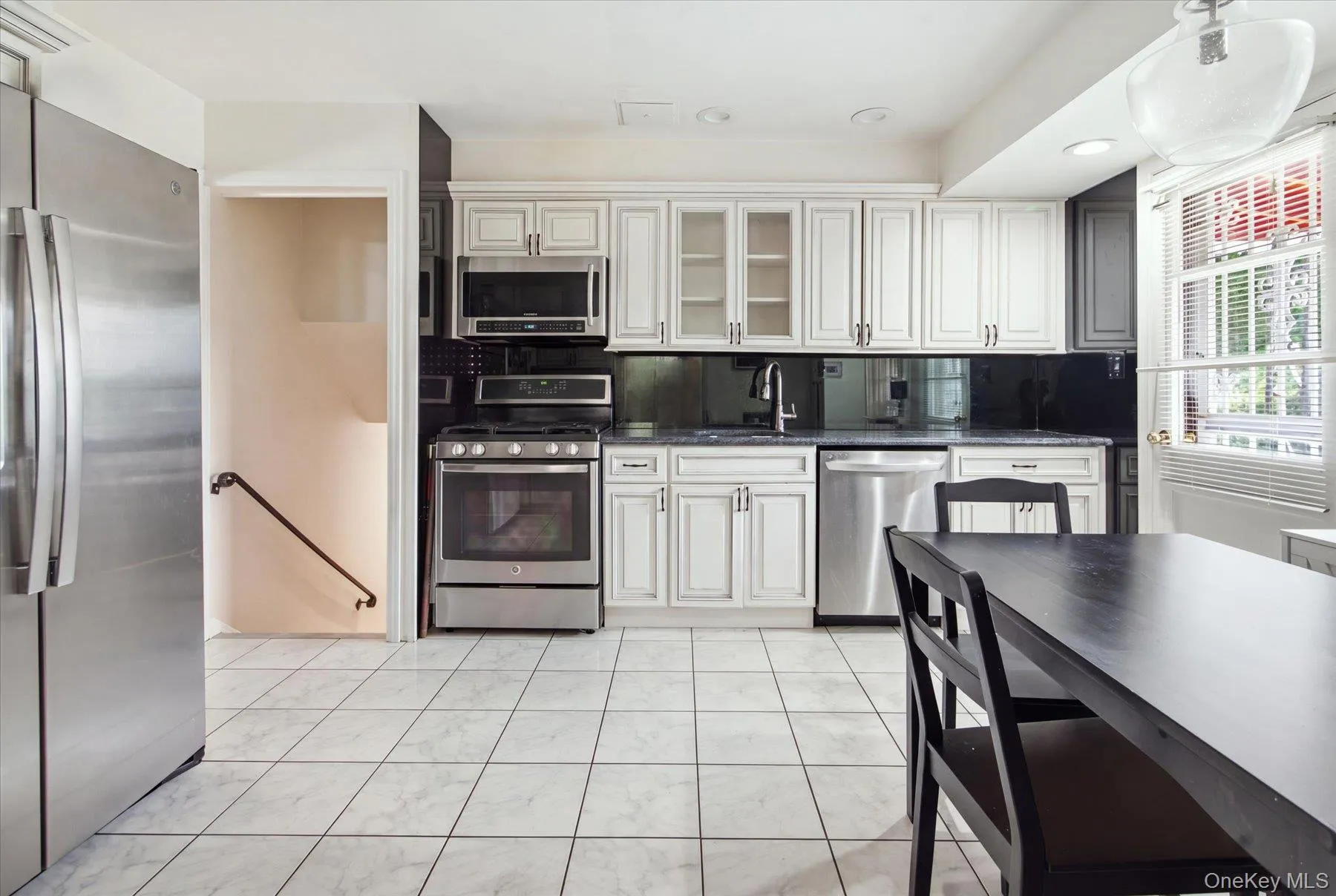 2 Goldfield Street, Huntington, NY, 3 Bedrooms Bedrooms, 6 Rooms Rooms,3 BathroomsBathrooms,Residential,For Rent,Goldfield,0,1051791 2 Goldfield Street, Huntington, NY, 3 Bedrooms Bedrooms, 6 Rooms Rooms,3 BathroomsBathrooms,Residential,For Rent,Goldfield,0,1051791