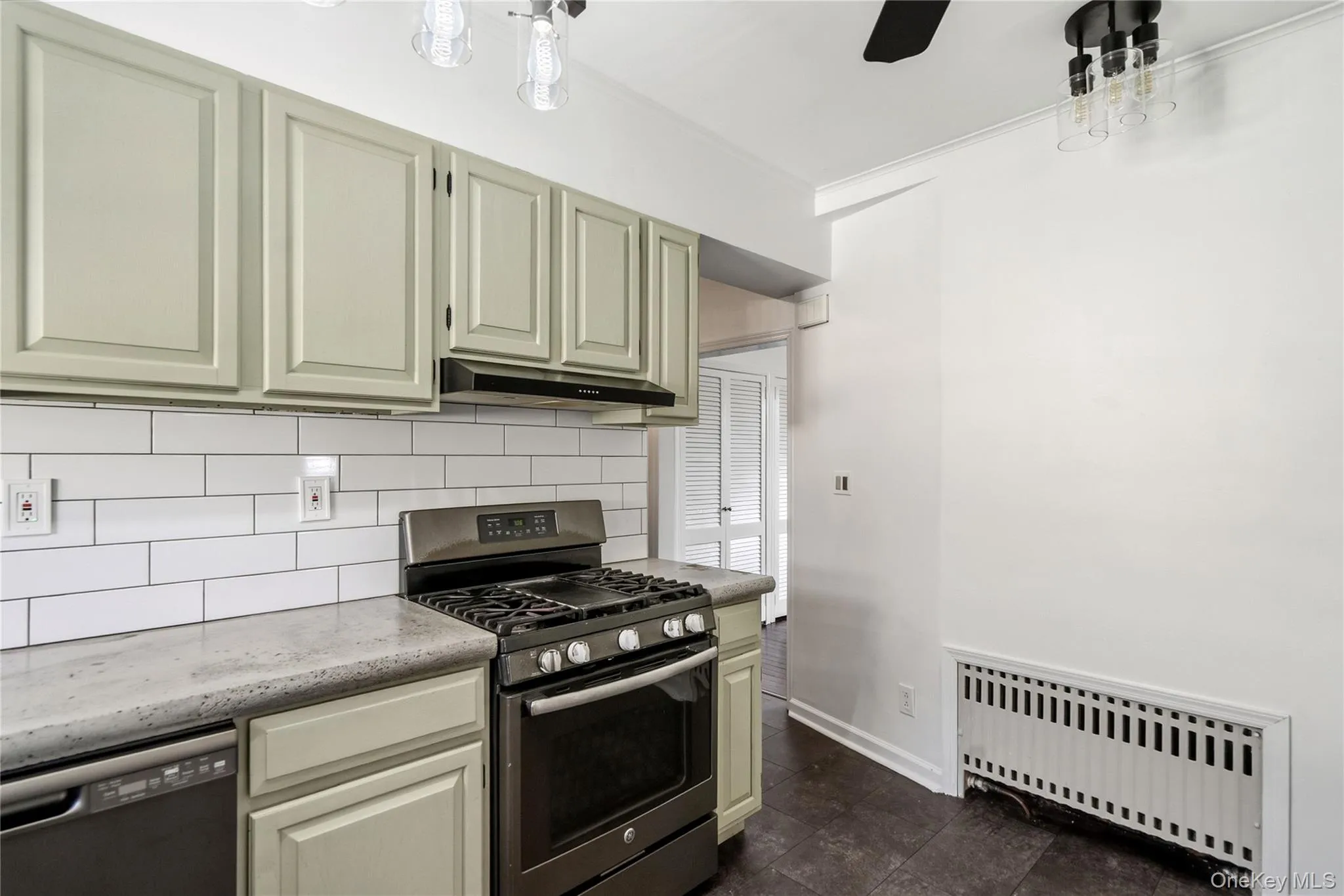 120 High Street, Babylon, NY, 3 Bedrooms Bedrooms, 7 Rooms Rooms,2 BathroomsBathrooms,Residential Lease,For Rent,High,0,1051792 120 High Street, Babylon, NY, 3 Bedrooms Bedrooms, 7 Rooms Rooms,2 BathroomsBathrooms,Residential Lease,For Rent,High,0,1051792