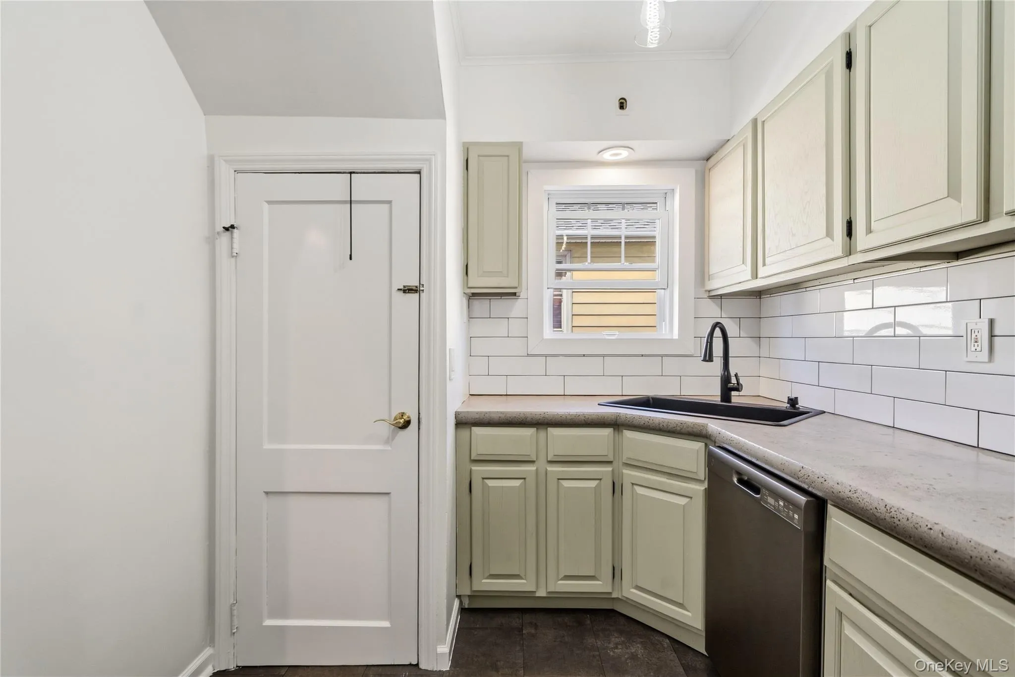 120 High Street, Babylon, NY, 3 Bedrooms Bedrooms, 7 Rooms Rooms,2 BathroomsBathrooms,Residential Lease,For Rent,High,0,1051792 120 High Street, Babylon, NY, 3 Bedrooms Bedrooms, 7 Rooms Rooms,2 BathroomsBathrooms,Residential Lease,For Rent,High,0,1051792
