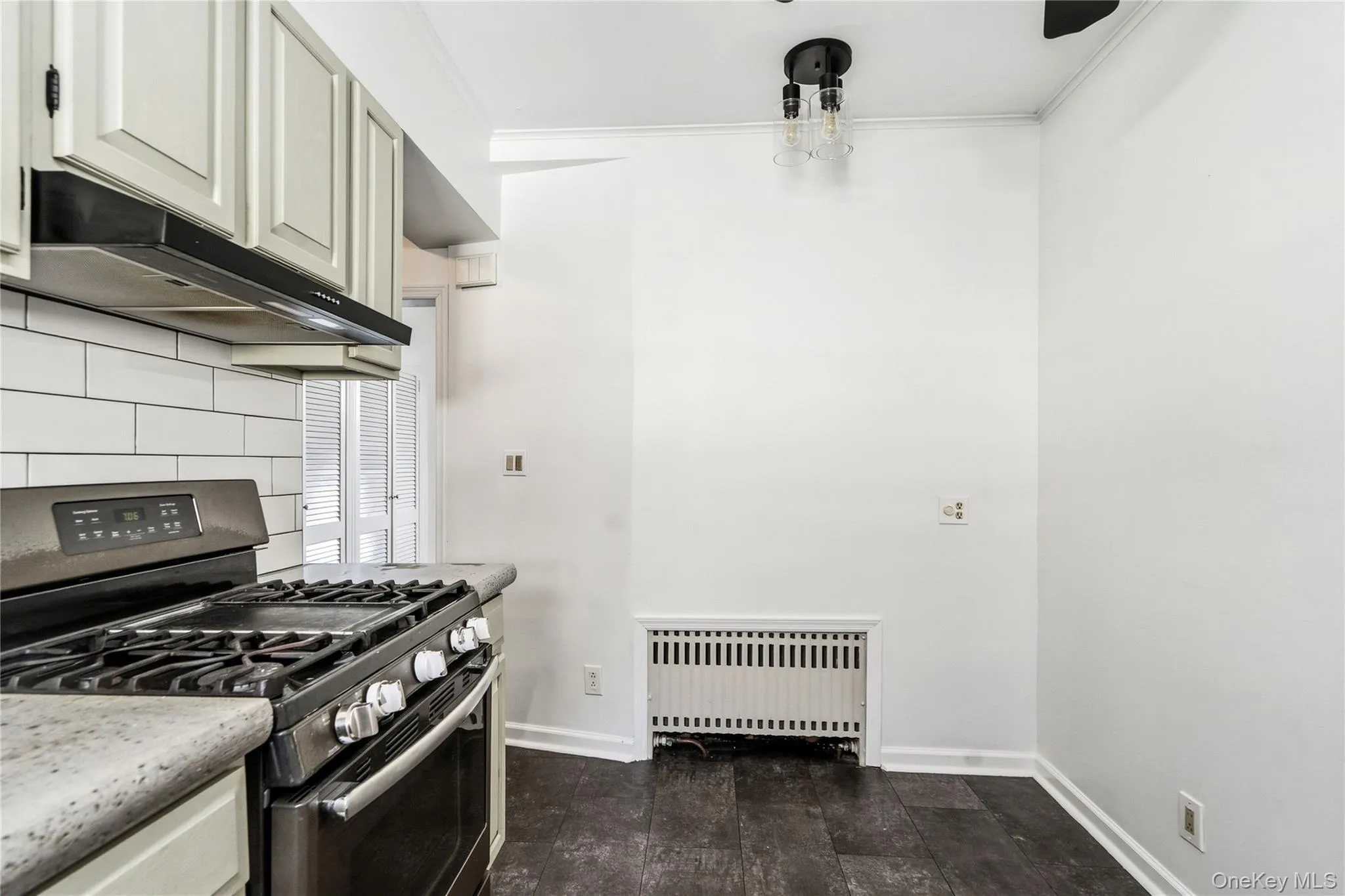 120 High Street, Babylon, NY, 3 Bedrooms Bedrooms, 7 Rooms Rooms,2 BathroomsBathrooms,Residential Lease,For Rent,High,0,1051792 120 High Street, Babylon, NY, 3 Bedrooms Bedrooms, 7 Rooms Rooms,2 BathroomsBathrooms,Residential Lease,For Rent,High,0,1051792