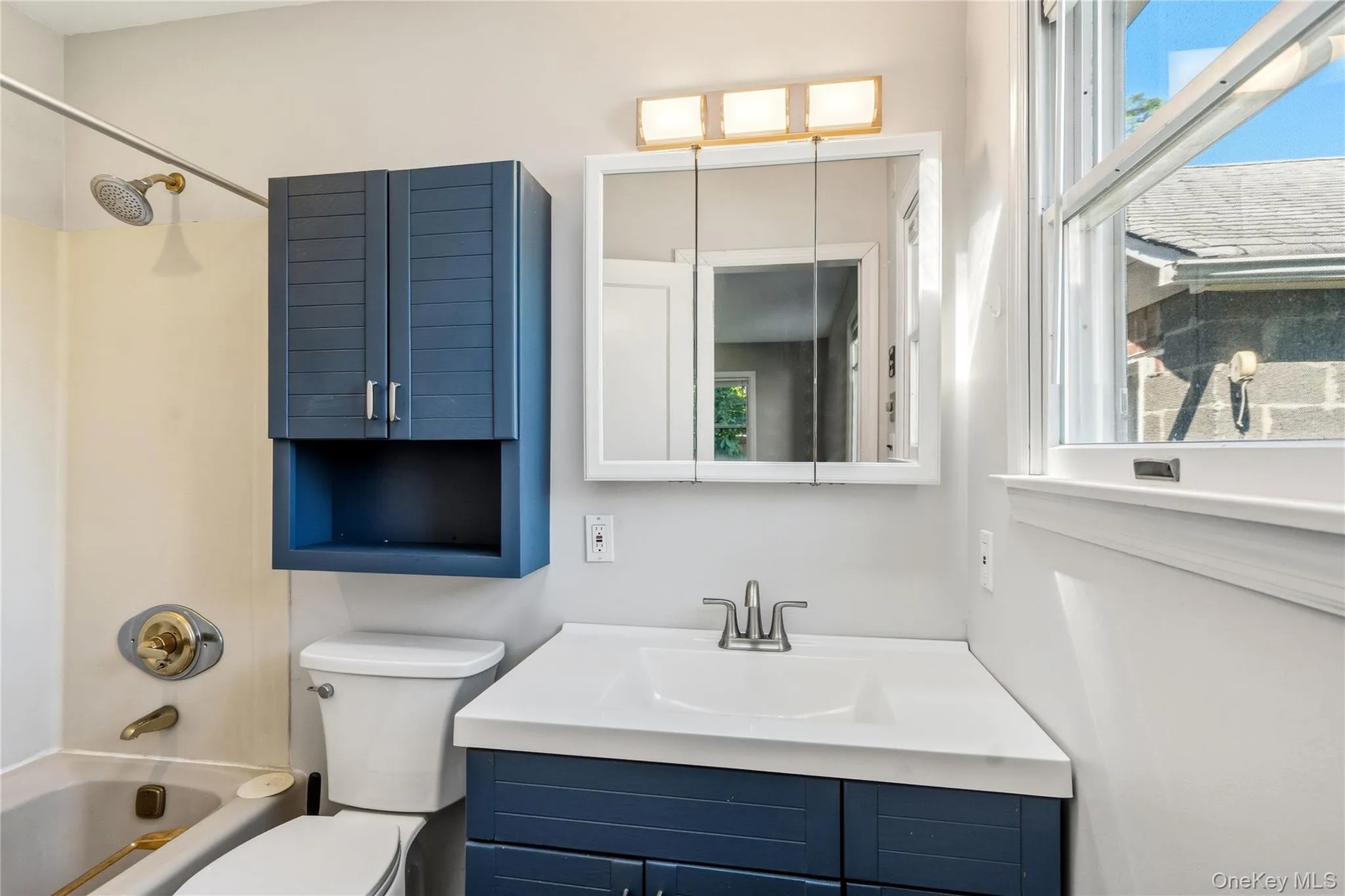 120 High Street, Babylon, NY, 3 Bedrooms Bedrooms, 7 Rooms Rooms,2 BathroomsBathrooms,Residential Lease,For Rent,High,0,1051792 120 High Street, Babylon, NY, 3 Bedrooms Bedrooms, 7 Rooms Rooms,2 BathroomsBathrooms,Residential Lease,For Rent,High,0,1051792