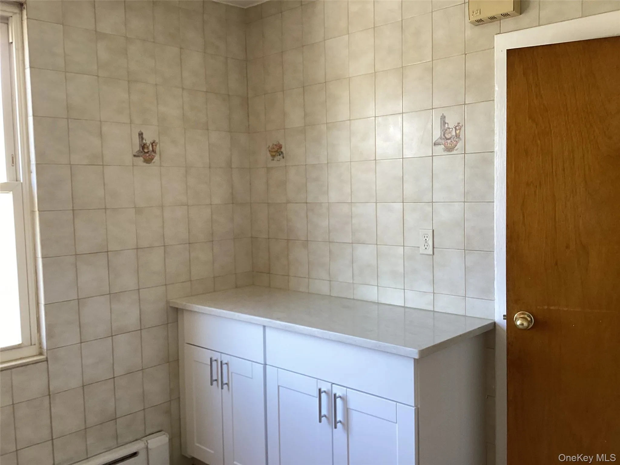6125 185th Street, New York, NY, 2 Bedroom Bedrooms, 5 Room Rooms,1 BathroomBathrooms,Residential Lease,For Rent,185th,0,1051796 6125 185th Street, New York, NY, 2 Bedroom Bedrooms, 5 Room Rooms,1 BathroomBathrooms,Residential Lease,For Rent,185th,0,1051796
