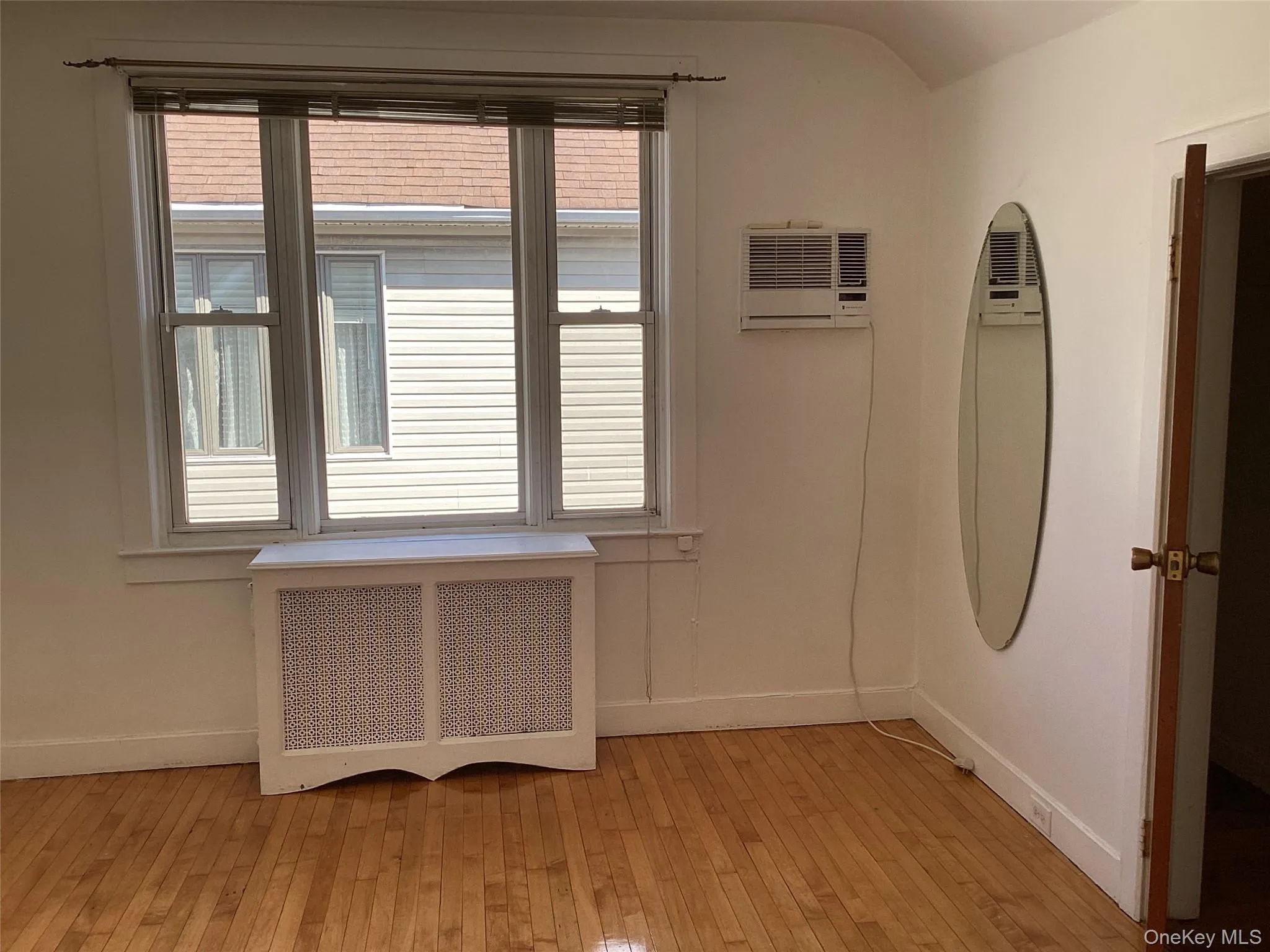 6125 185th Street, New York, NY, 2 Bedroom Bedrooms, 5 Room Rooms,1 BathroomBathrooms,Residential Lease,For Rent,185th,0,1051796 6125 185th Street, New York, NY, 2 Bedroom Bedrooms, 5 Room Rooms,1 BathroomBathrooms,Residential Lease,For Rent,185th,0,1051796