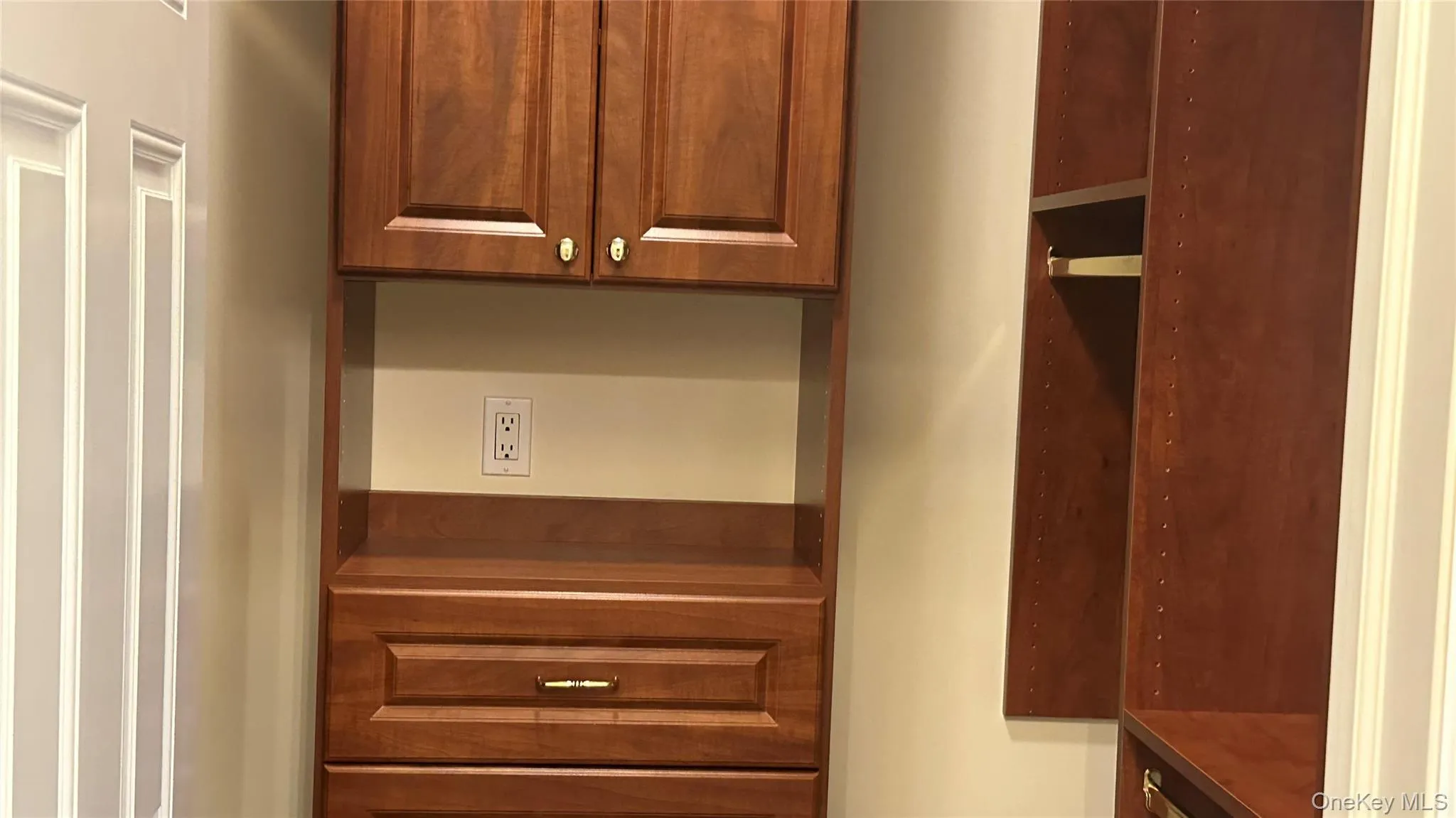207 Maytime Drive, Oyster Bay, NY, 4 Bedrooms Bedrooms, 9 Rooms Rooms,3 BathroomsBathrooms,Residential Lease,For Rent,Maytime,0,1051798 207 Maytime Drive, Oyster Bay, NY, 4 Bedrooms Bedrooms, 9 Rooms Rooms,3 BathroomsBathrooms,Residential Lease,For Rent,Maytime,0,1051798