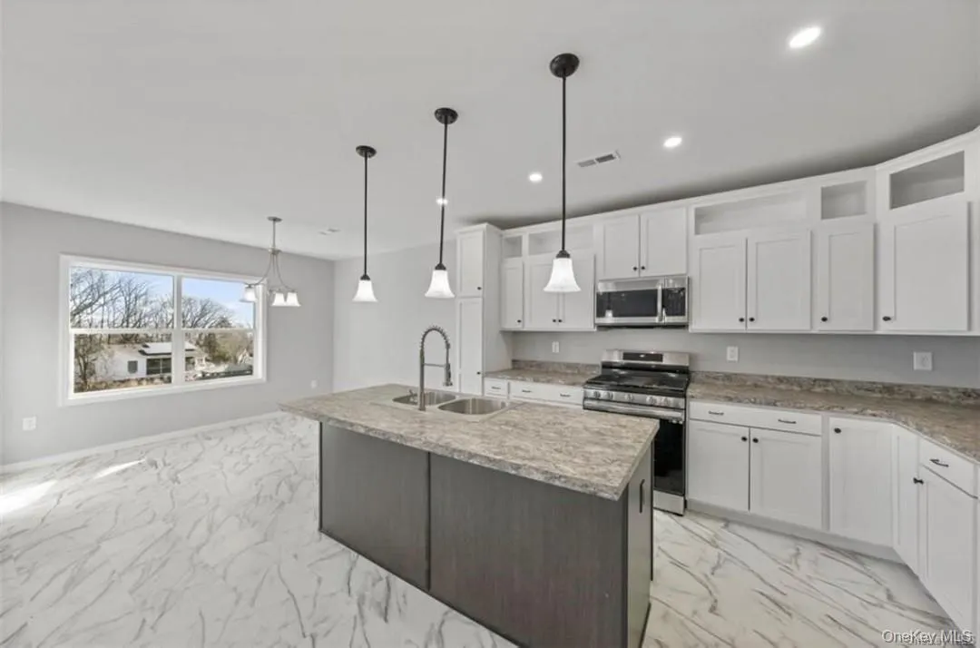 17 Chestnut Street, Stony Point, NY, 7 Bedrooms Bedrooms, 11 Rooms Rooms,3 BathroomsBathrooms,Residential,For Rent,Chestnut,0,1051800 17 Chestnut Street, Stony Point, NY, 7 Bedrooms Bedrooms, 11 Rooms Rooms,3 BathroomsBathrooms,Residential,For Rent,Chestnut,0,1051800
