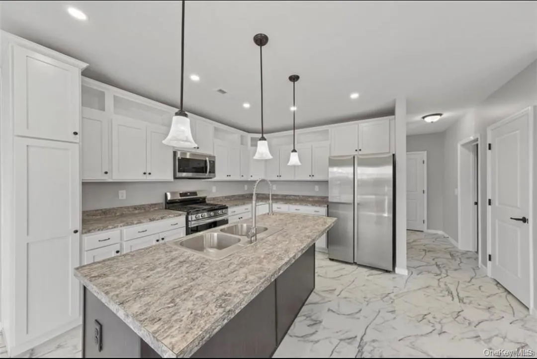 17 Chestnut Street, Stony Point, NY, 7 Bedrooms Bedrooms, 11 Rooms Rooms,3 BathroomsBathrooms,Residential,For Rent,Chestnut,0,1051800 17 Chestnut Street, Stony Point, NY, 7 Bedrooms Bedrooms, 11 Rooms Rooms,3 BathroomsBathrooms,Residential,For Rent,Chestnut,0,1051800