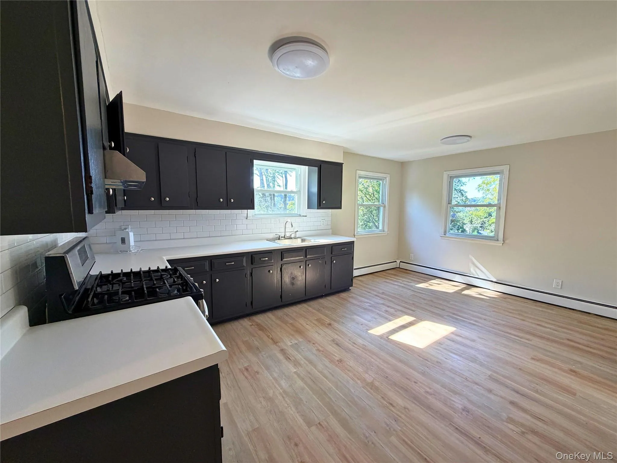 13 Woodrow Avenue, Yonkers, NY, 3 Bedrooms Bedrooms, 5 Rooms Rooms,1 BathroomBathrooms,Residential Lease,For Rent,Woodrow,0,1051801 13 Woodrow Avenue, Yonkers, NY, 3 Bedrooms Bedrooms, 5 Rooms Rooms,1 BathroomBathrooms,Residential Lease,For Rent,Woodrow,0,1051801