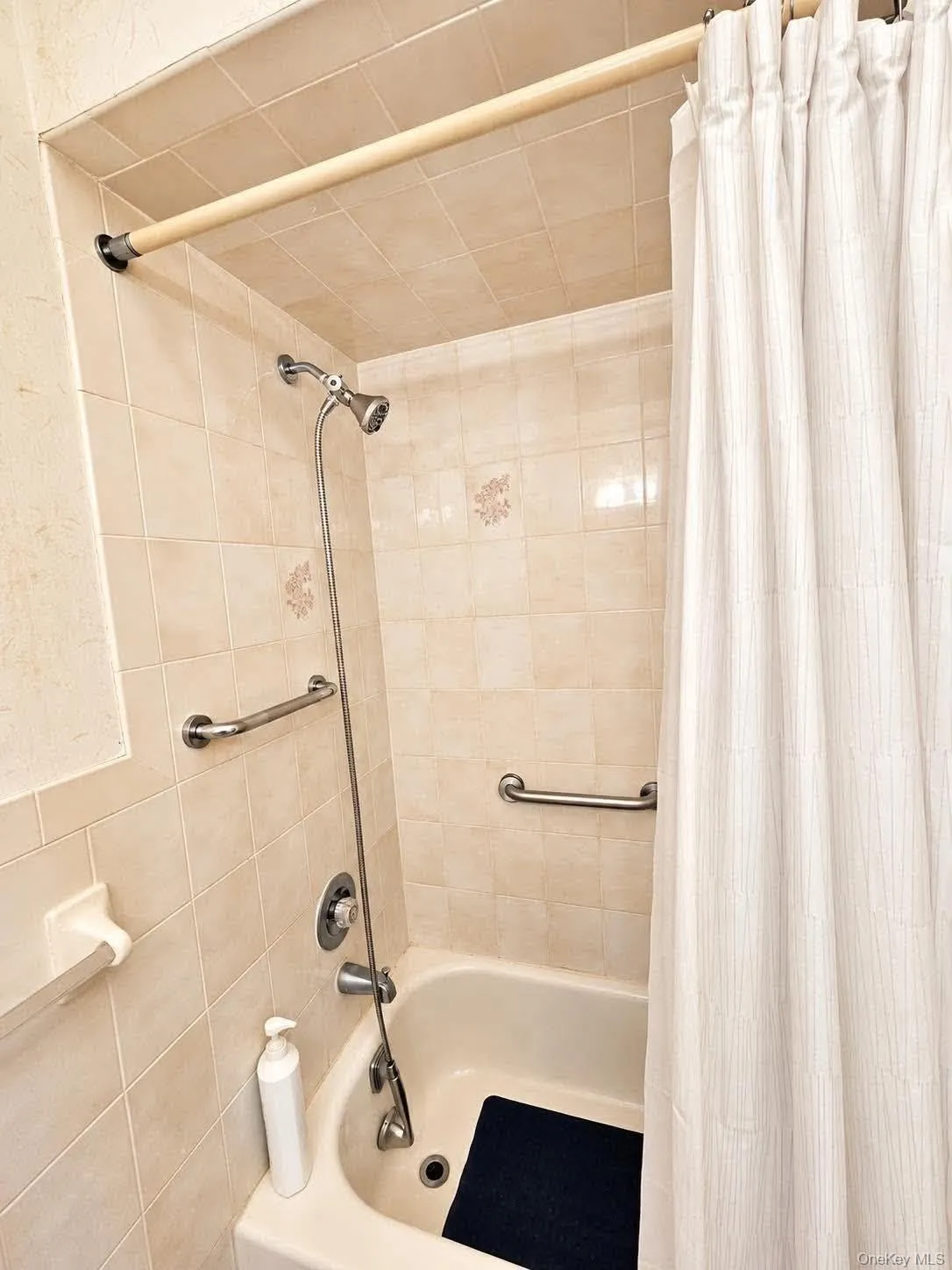 6112 69th Street, New York, NY, 2 Bedrooms Bedrooms, 7 Rooms Rooms,2 BathroomsBathrooms,Residential,For Rent,69th,0,1051802 6112 69th Street, New York, NY, 2 Bedrooms Bedrooms, 7 Rooms Rooms,2 BathroomsBathrooms,Residential,For Rent,69th,0,1051802
